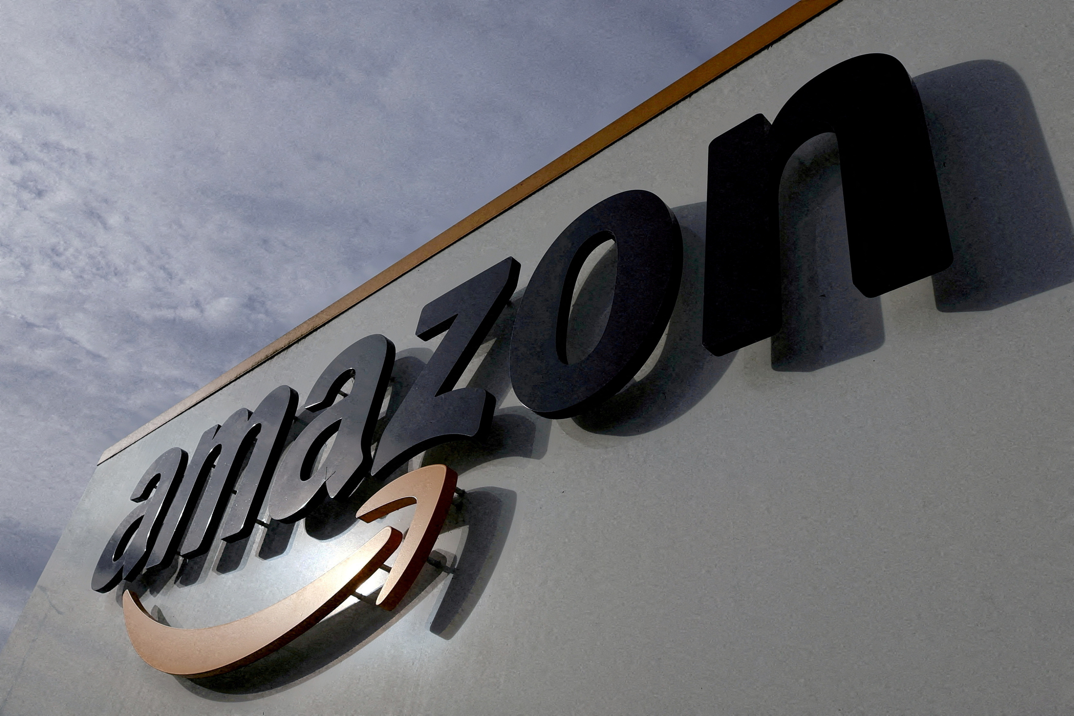 Amazon heeft een apart team samengesteld om het kunstmatige intelligentiemodel van Olympus te trainen met 2 biljoen parameters - Reuters Amazon heeft een apart team samengesteld om het kunstmatige intelligentiemodel van Olympus te trainen met 2 biljoen parameters - Reuters