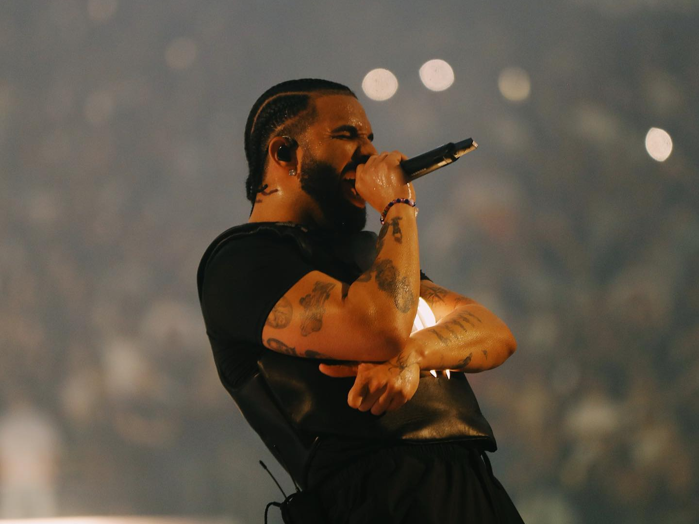 Drake verwart kunstmatige intelligentie debat in 'Push Ups' met deep fake Drake verwart kunstmatige intelligentie debat in 'Push Ups' met deep fake