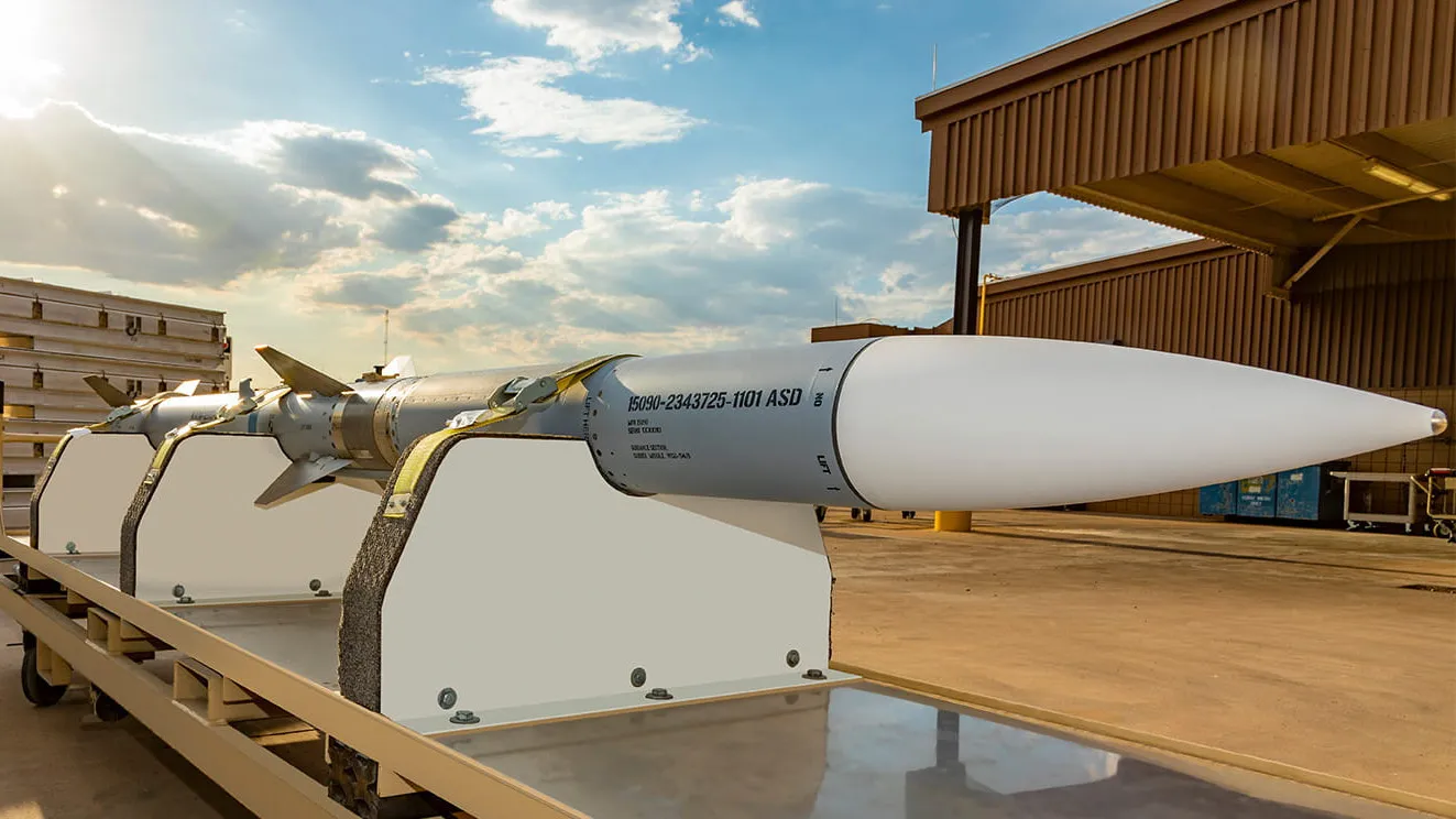 Gemiddeld bereikraket AIM-120 AMRAAM Gemiddeld bereikraket AIM-120 AMRAAM