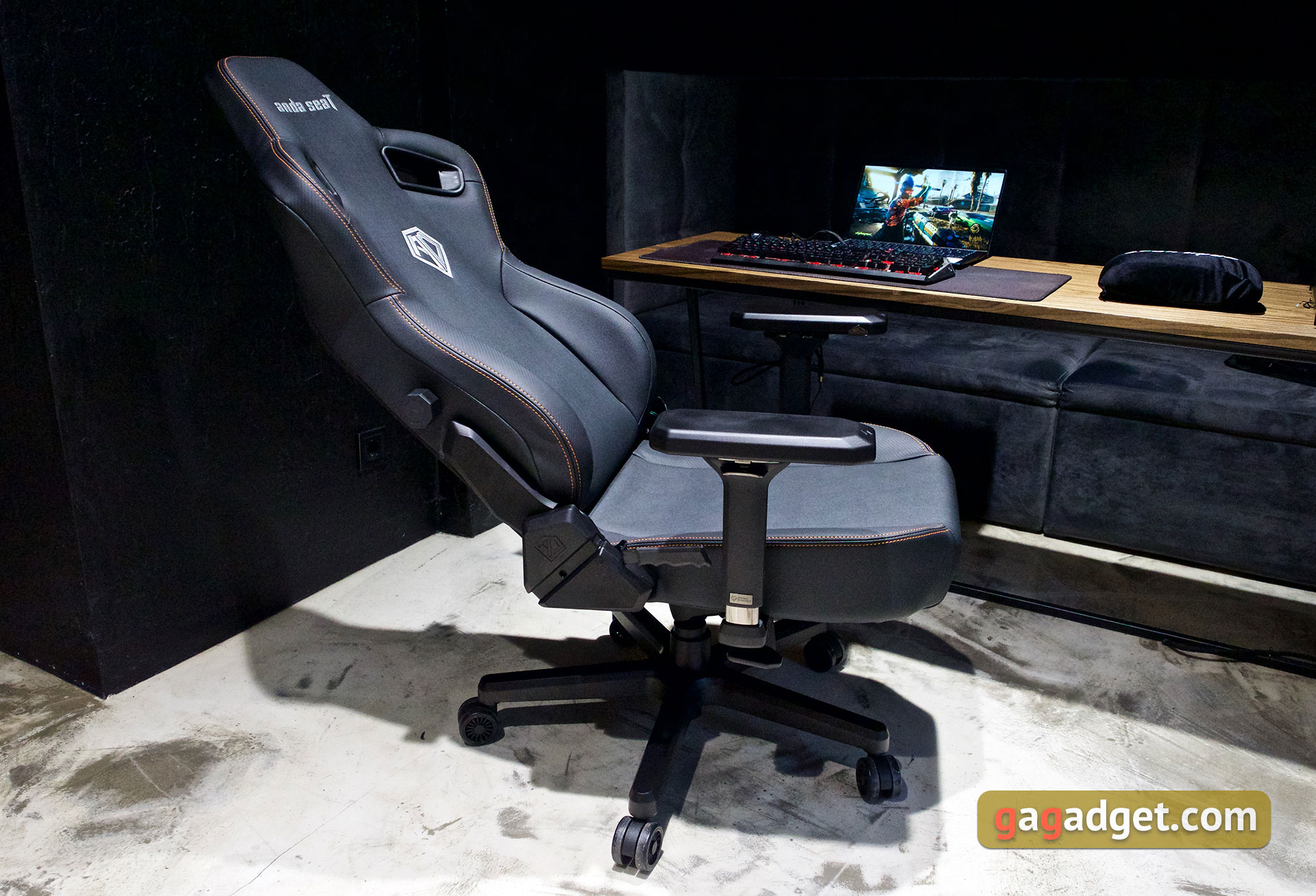 Spel troon: De Anda Seat Kaiser 3 XL-3 Spel troon: De Anda Seat Kaiser 3 XL-3
