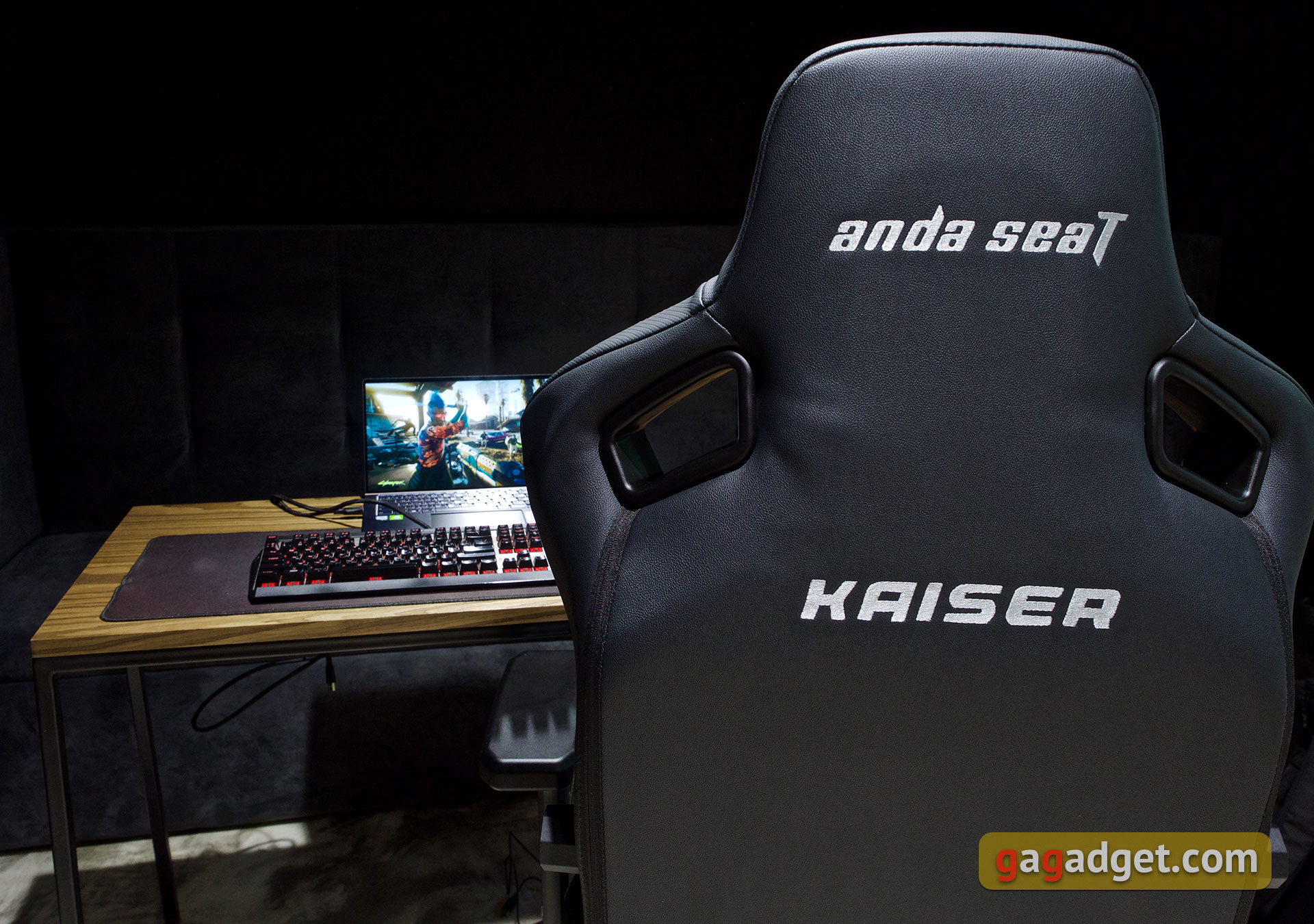 Spel troon: De Anda Seat Kaiser 3 XL-19 Spel troon: De Anda Seat Kaiser 3 XL-19