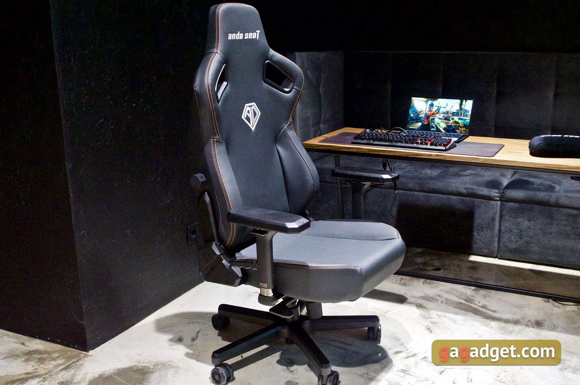 Spel troon: De Anda Seat Kaiser 3 XL-20 Spel troon: De Anda Seat Kaiser 3 XL-20