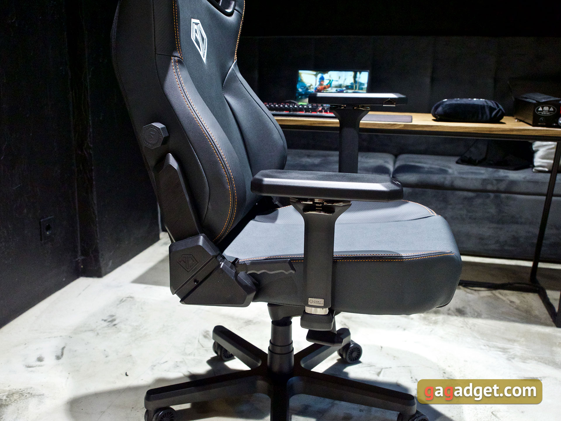 Spel troon: De Anda Seat Kaiser 3 XL-34 Spel troon: De Anda Seat Kaiser 3 XL-34