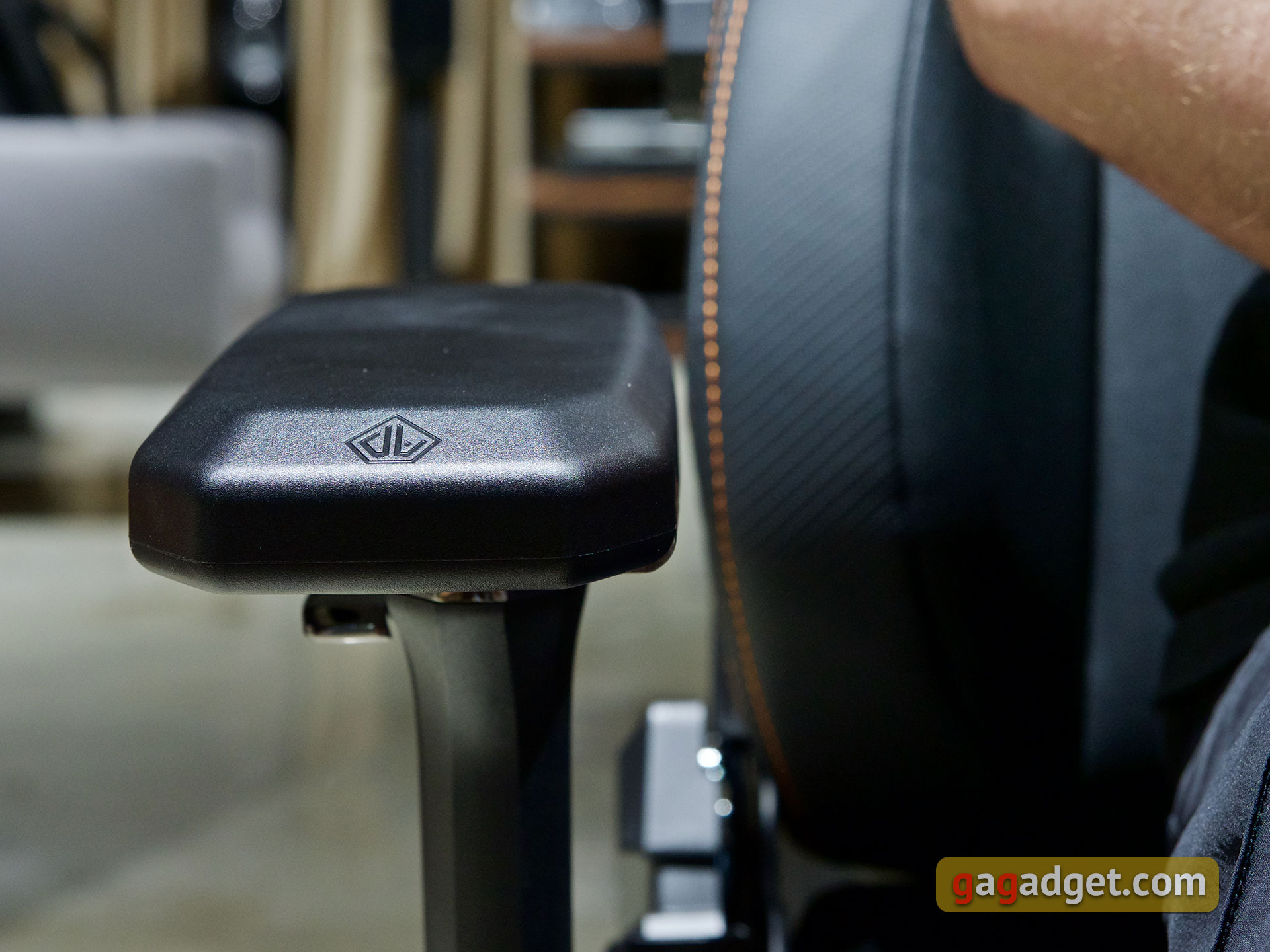 Spel troon: De Anda Seat Kaiser 3 XL-37 Spel troon: De Anda Seat Kaiser 3 XL-37