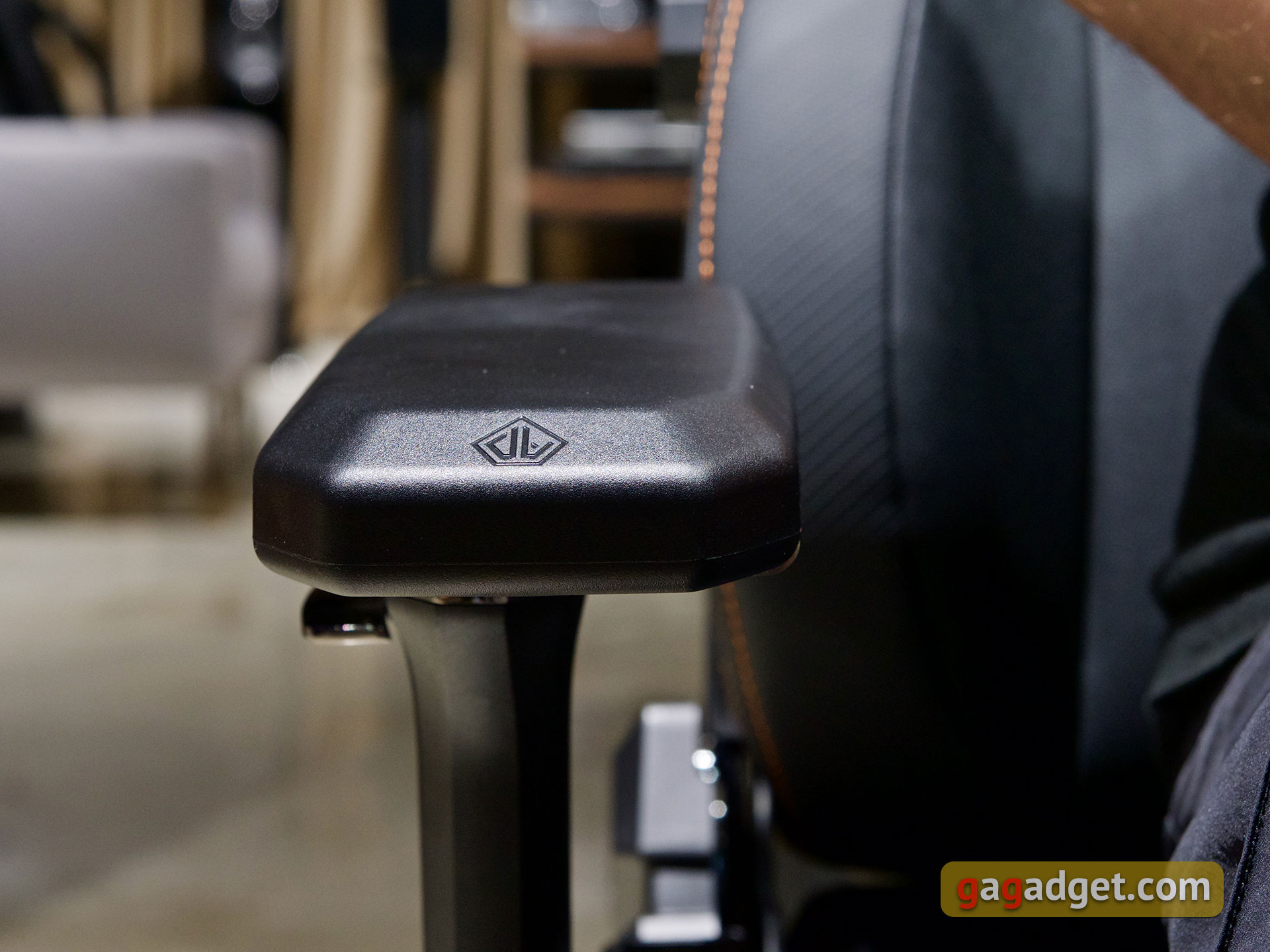 Spel troon: De Anda Seat Kaiser 3 XL-38 Spel troon: De Anda Seat Kaiser 3 XL-38