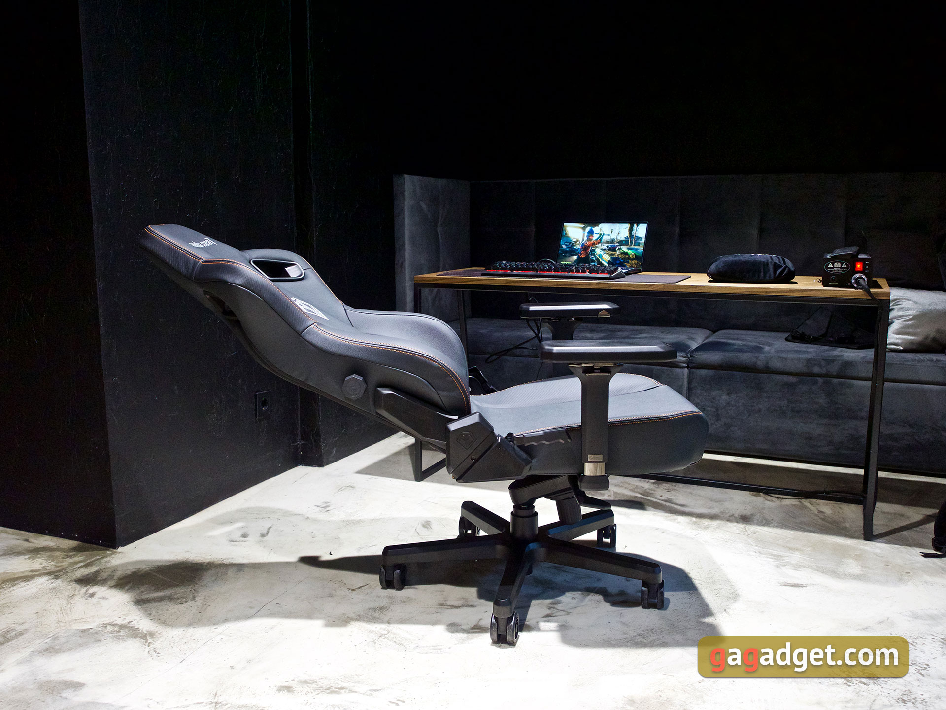 Spel troon: De Anda Seat Kaiser 3 XL-54 Spel troon: De Anda Seat Kaiser 3 XL-54