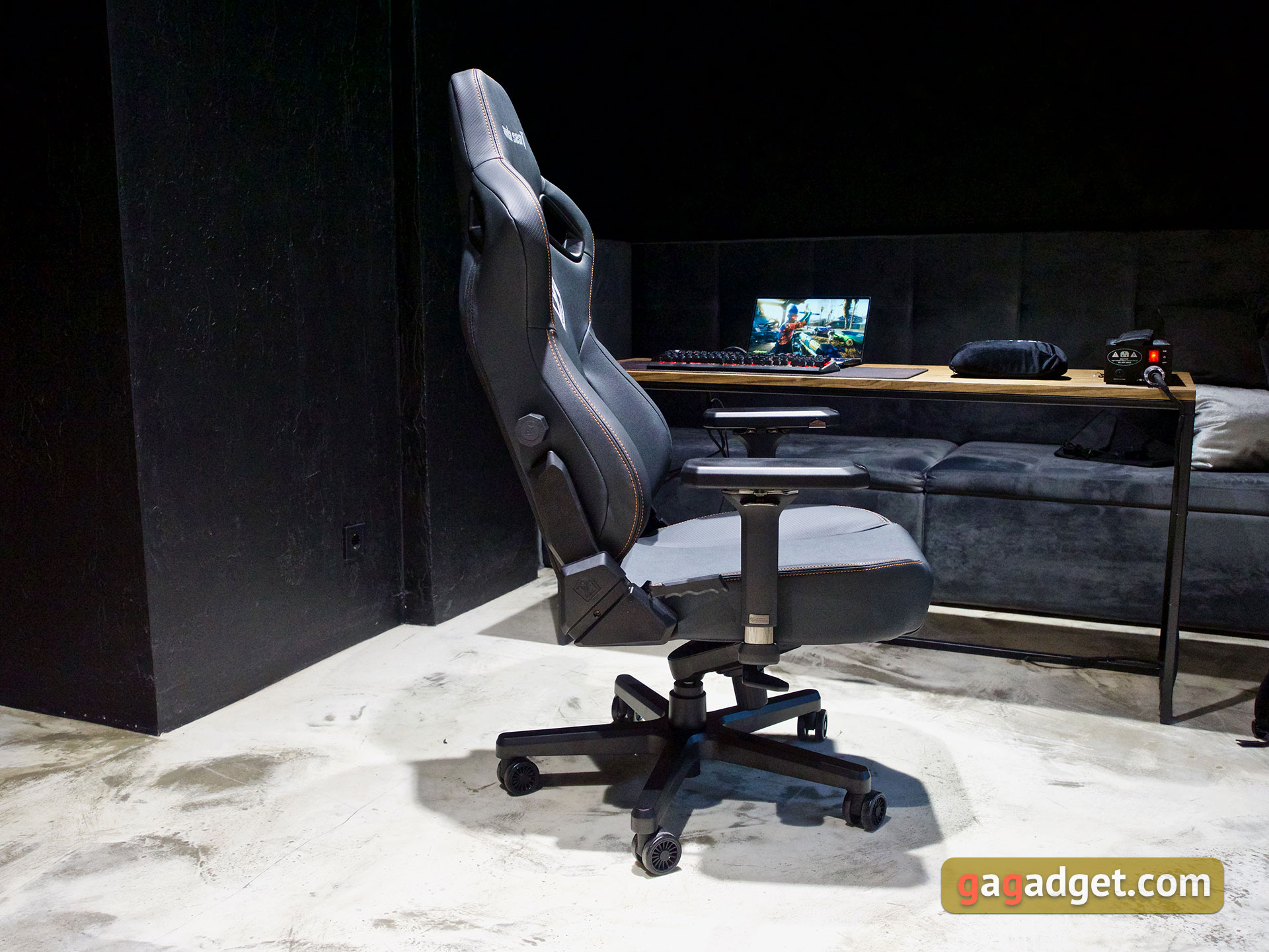 Spel troon: De Anda Seat Kaiser 3 XL-56 Spel troon: De Anda Seat Kaiser 3 XL-56