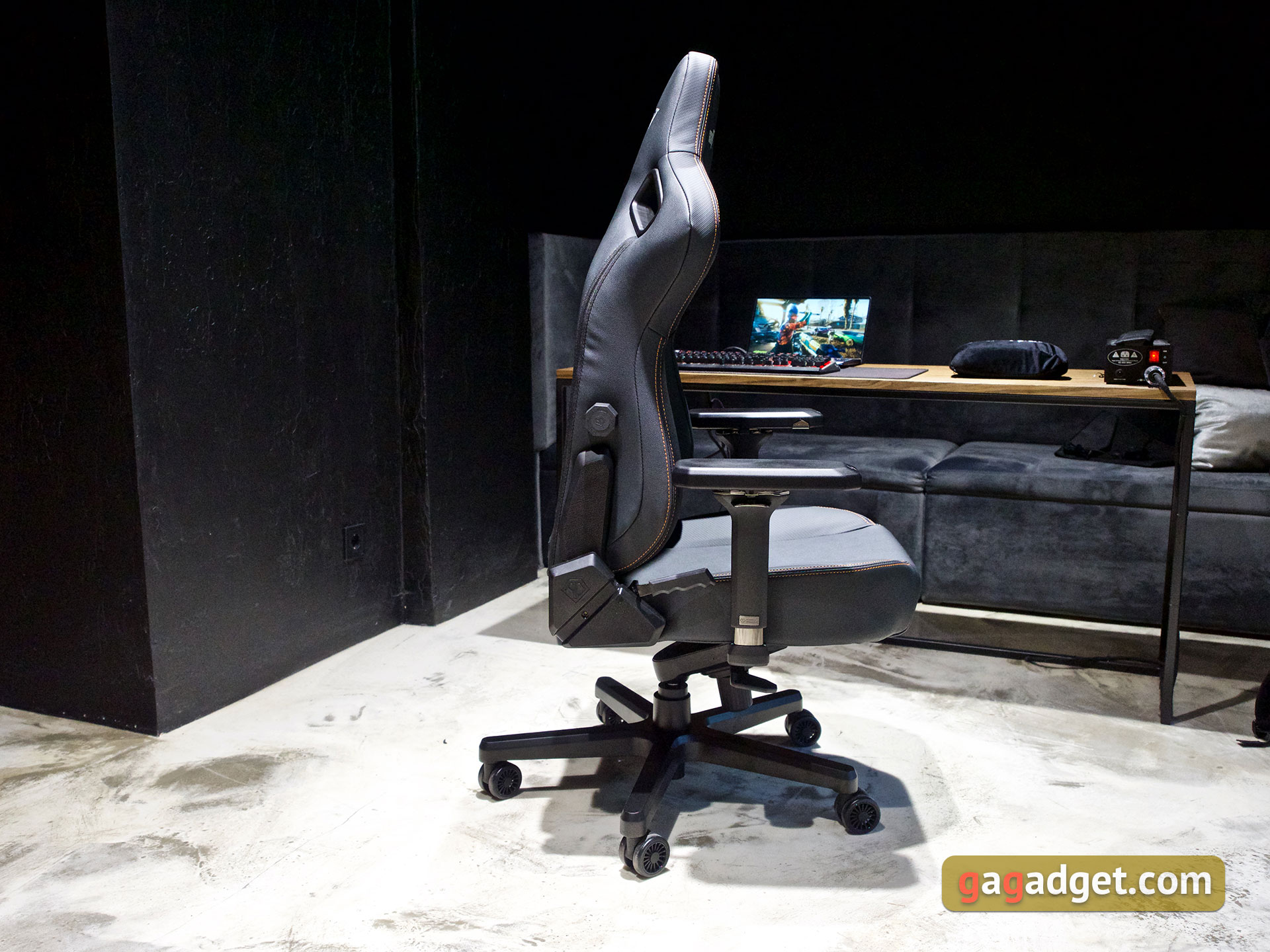 Spel troon: De Anda Seat Kaiser 3 XL-57 Spel troon: De Anda Seat Kaiser 3 XL-57