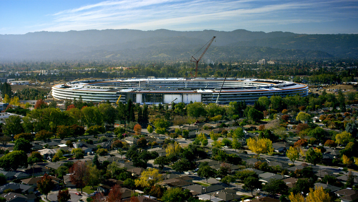 Luchtfoto's van Apple Park Luchtfoto's van Apple Park