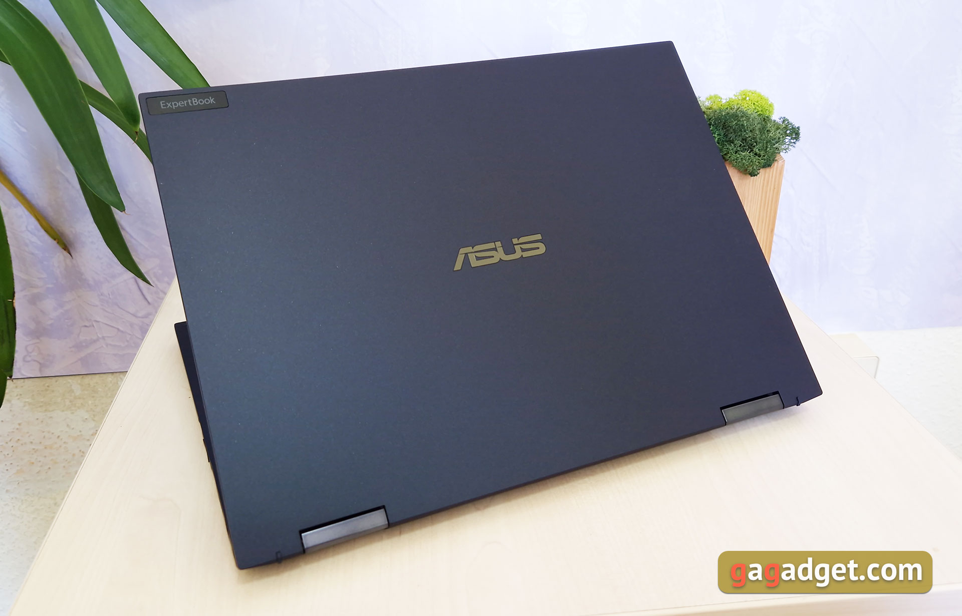 ASUS ExpertBook B7 Flip (B7402FEA) Overzicht: het vlaggenschip bedrijfsnotebook met een robuust chassis-7 ASUS ExpertBook B7 Flip (B7402FEA) Overzicht: het vlaggenschip bedrijfsnotebook met een robuust chassis-7