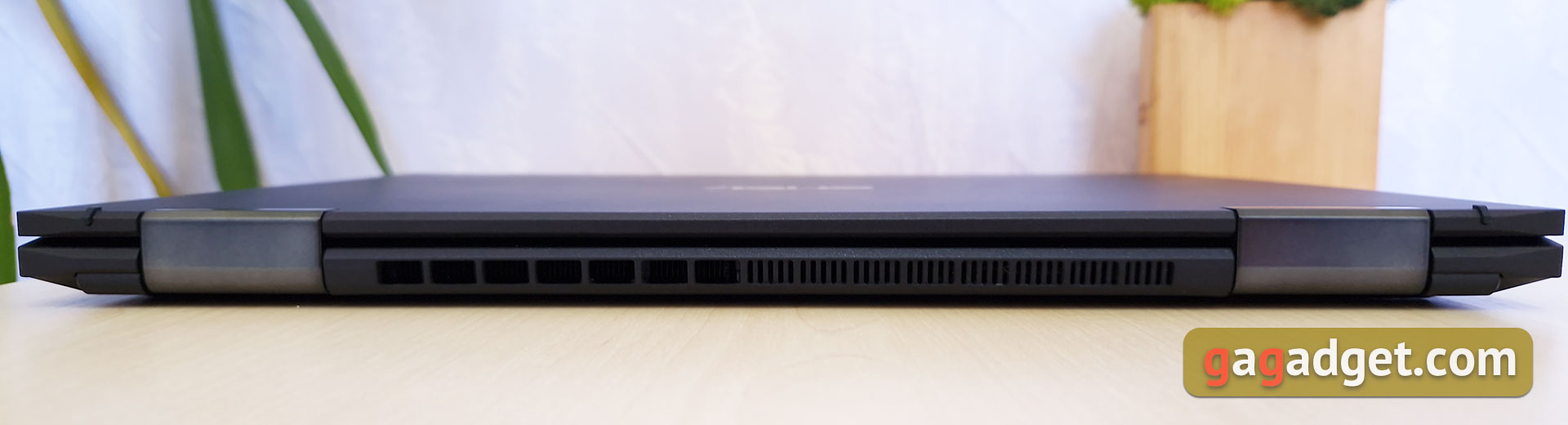 ASUS ExpertBook B7 Flip (B7402FEA) Overzicht: het vlaggenschip bedrijfsnotebook met een robuust chassis-11 ASUS ExpertBook B7 Flip (B7402FEA) Overzicht: het vlaggenschip bedrijfsnotebook met een robuust chassis-11