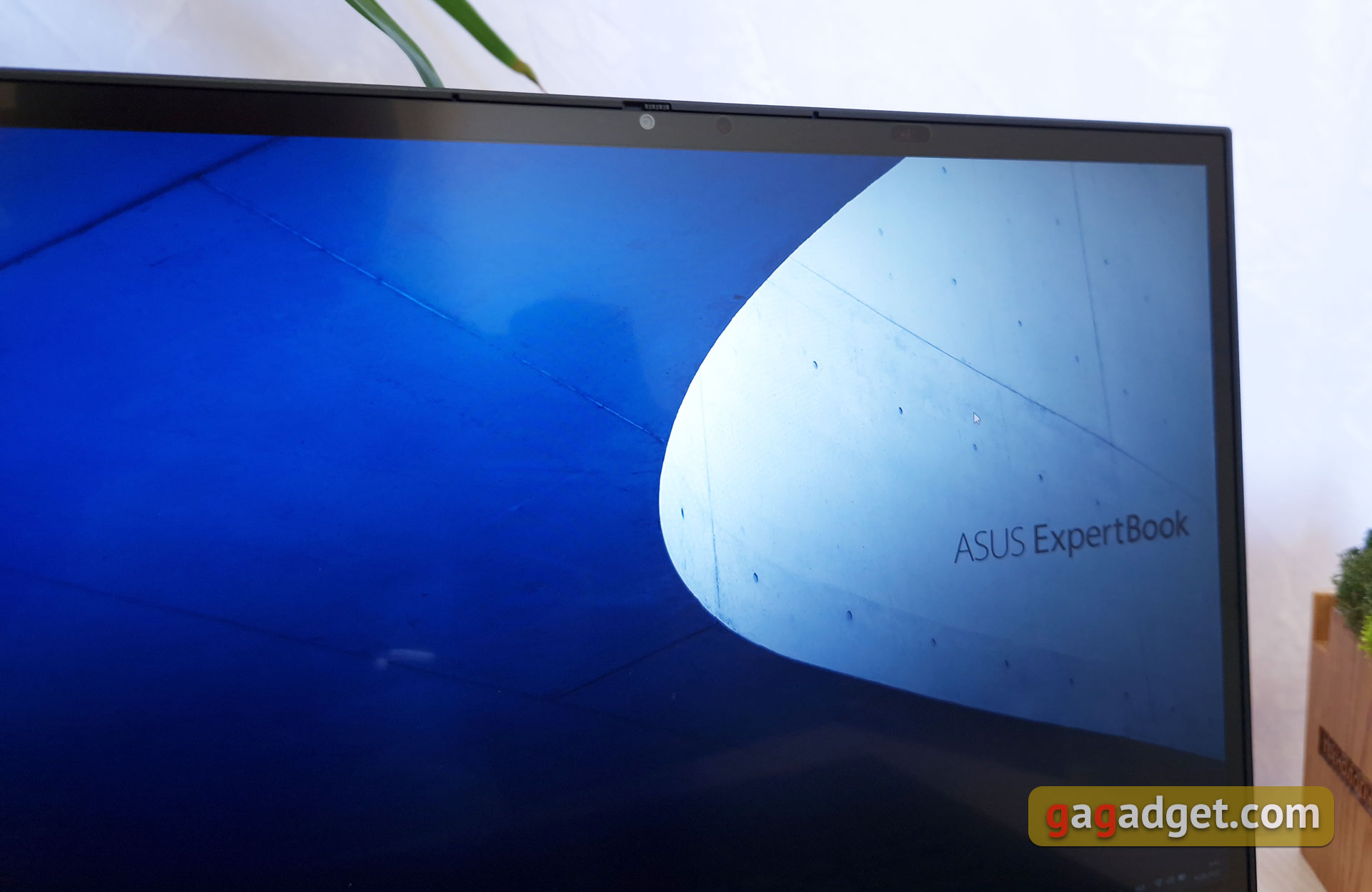 ASUS ExpertBook B7 Flip (B7402FEA) Overzicht: het vlaggenschip bedrijfsnotebook met een robuust chassis-14 ASUS ExpertBook B7 Flip (B7402FEA) Overzicht: het vlaggenschip bedrijfsnotebook met een robuust chassis-14