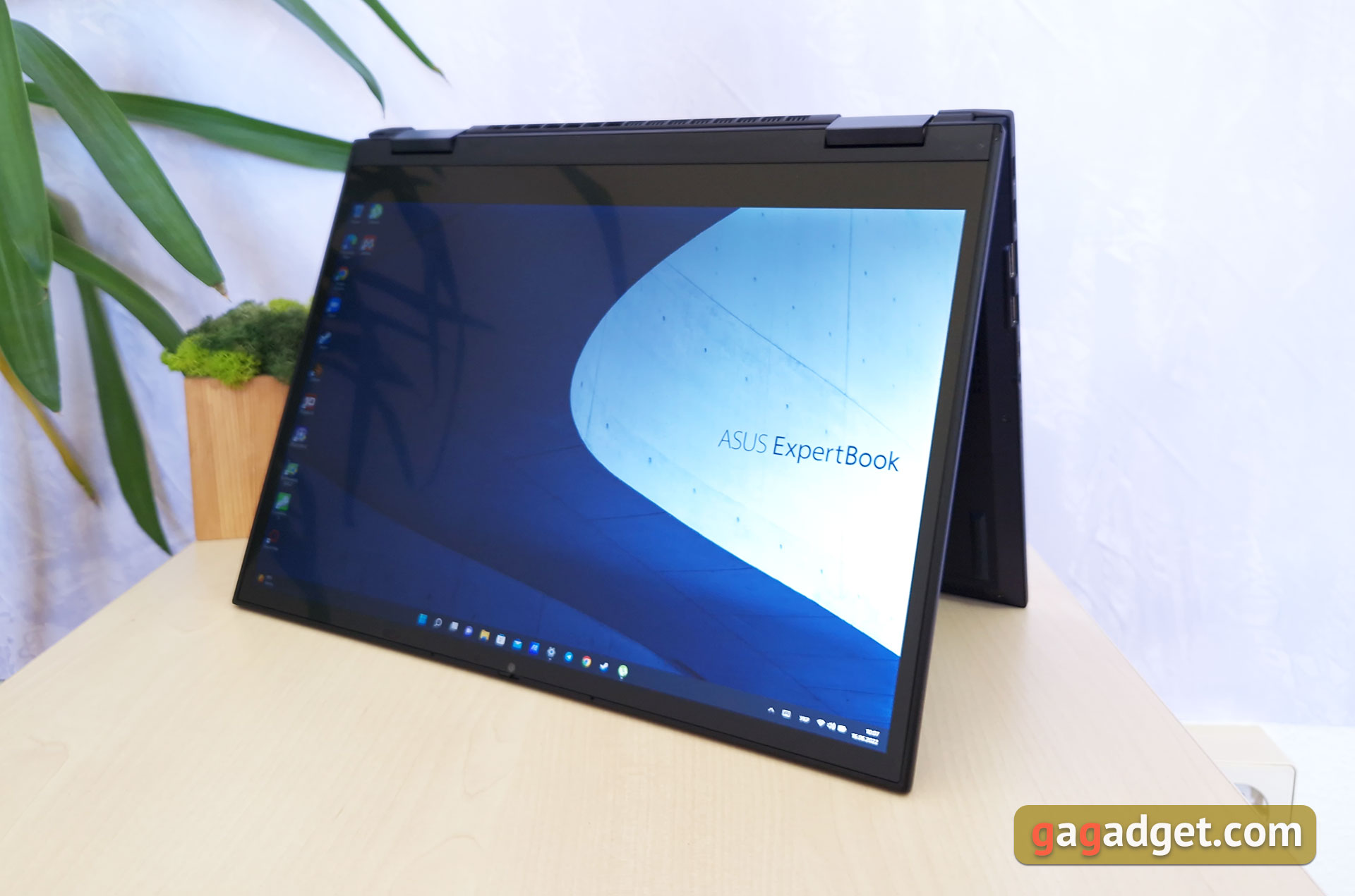 ASUS ExpertBook B7 Flip (B7402FEA) Overzicht: het vlaggenschip bedrijfsnotebook met een robuust chassis-27 ASUS ExpertBook B7 Flip (B7402FEA) Overzicht: het vlaggenschip bedrijfsnotebook met een robuust chassis-27