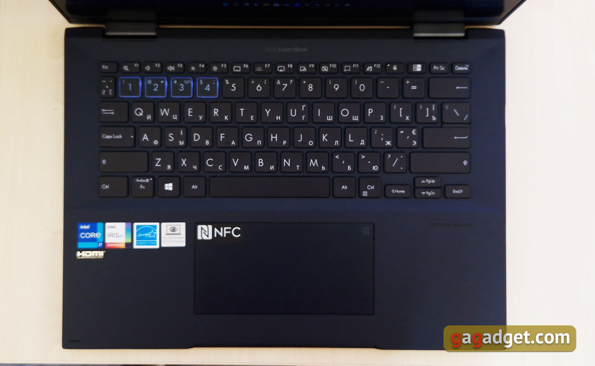ASUS ExpertBook B7 Flip (B7402FEA) Overzicht: het vlaggenschip bedrijfsnotebook met een robuust chassis-32 ASUS ExpertBook B7 Flip (B7402FEA) Overzicht: het vlaggenschip bedrijfsnotebook met een robuust chassis-32