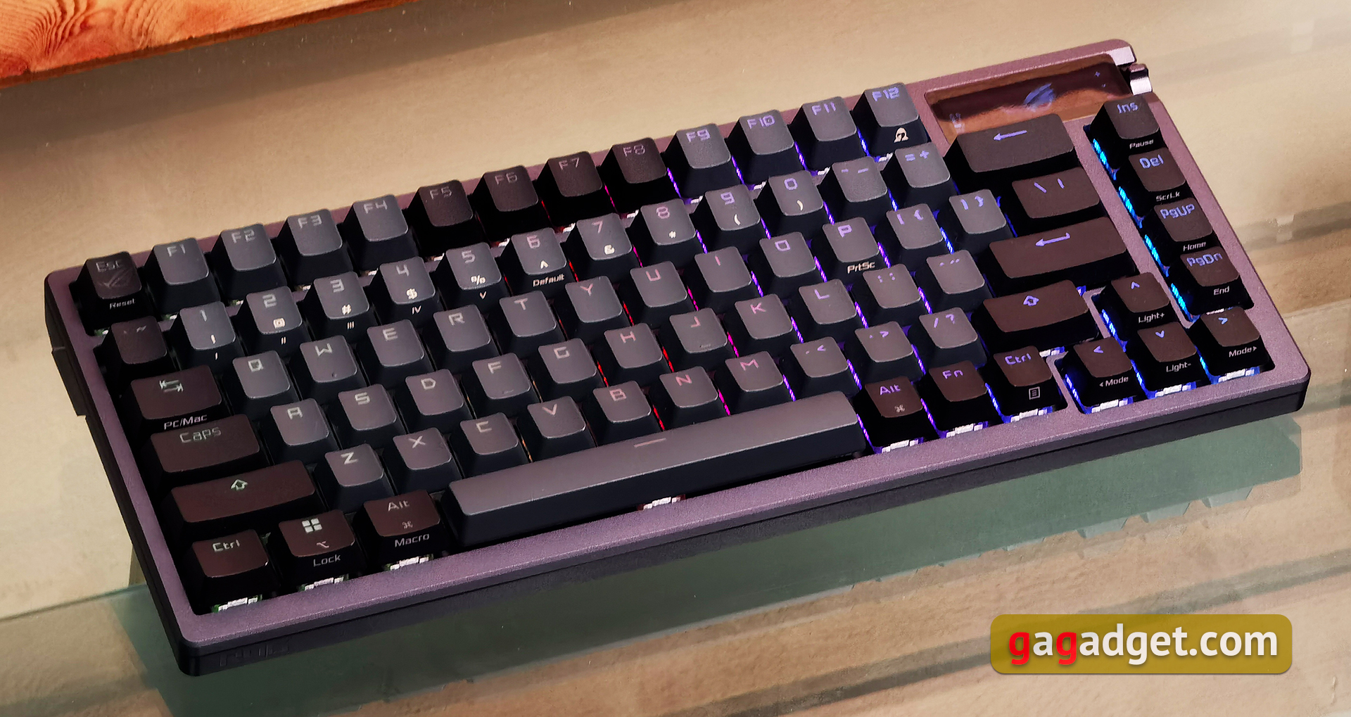 ASUS ROG Azoth review: een compromisloos mechanisch toetsenbord voor gamers dat je niet zou verwachten-10 ASUS ROG Azoth review: een compromisloos mechanisch toetsenbord voor gamers dat je niet zou verwachten-10