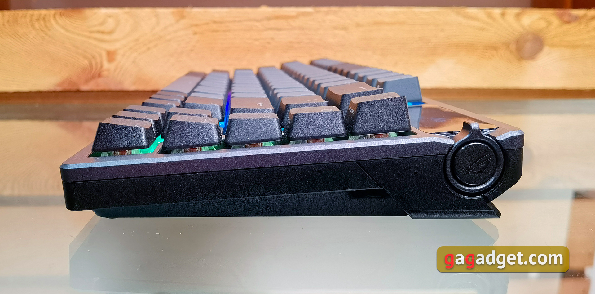 ASUS ROG Azoth review: een compromisloos mechanisch toetsenbord voor gamers dat je niet zou verwachten-30 ASUS ROG Azoth review: een compromisloos mechanisch toetsenbord voor gamers dat je niet zou verwachten-30