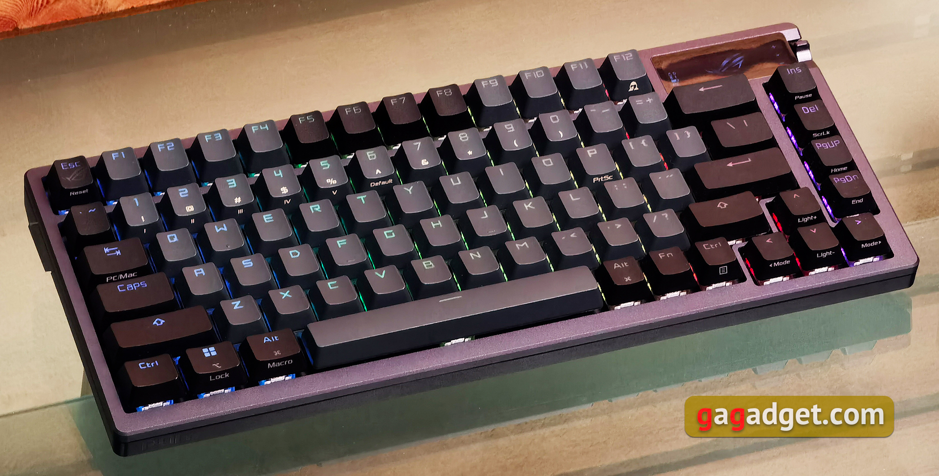 ASUS ROG Azoth review: een compromisloos mechanisch toetsenbord voor gamers dat je niet zou verwachten-52 ASUS ROG Azoth review: een compromisloos mechanisch toetsenbord voor gamers dat je niet zou verwachten-52