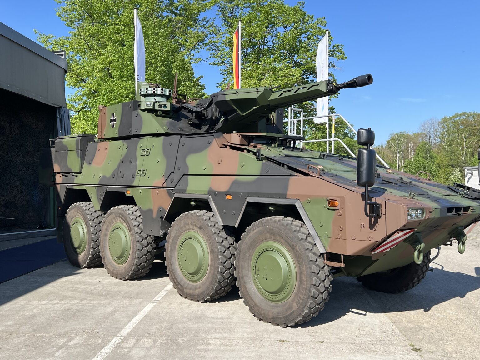 Boxer infanteriegevechtsvoertuig. Illustratie: Gerhard Heiming
