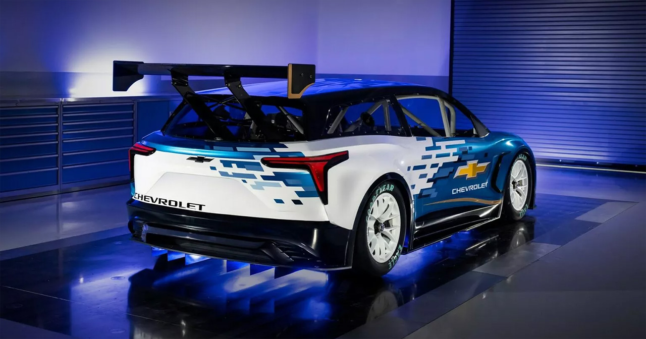 Chevrolet Blazer EV.R NASCAR op het circuit. Chevrolet Blazer EV.R NASCAR op het circuit.