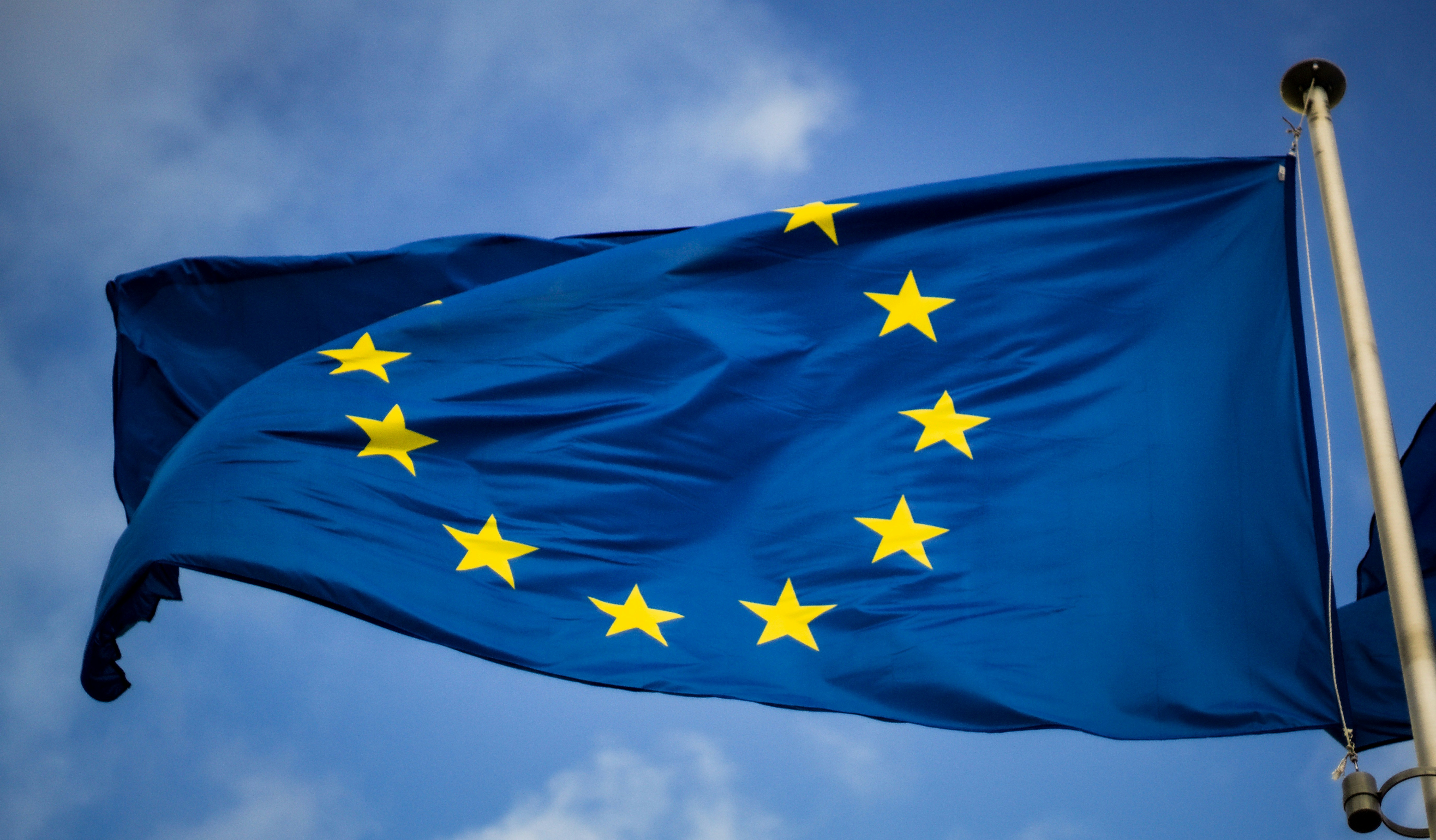 EU-lidstaten stemmen in met wetsvoorstel om kunstmatige intelligentie te reguleren EU-lidstaten stemmen in met wetsvoorstel om kunstmatige intelligentie te reguleren