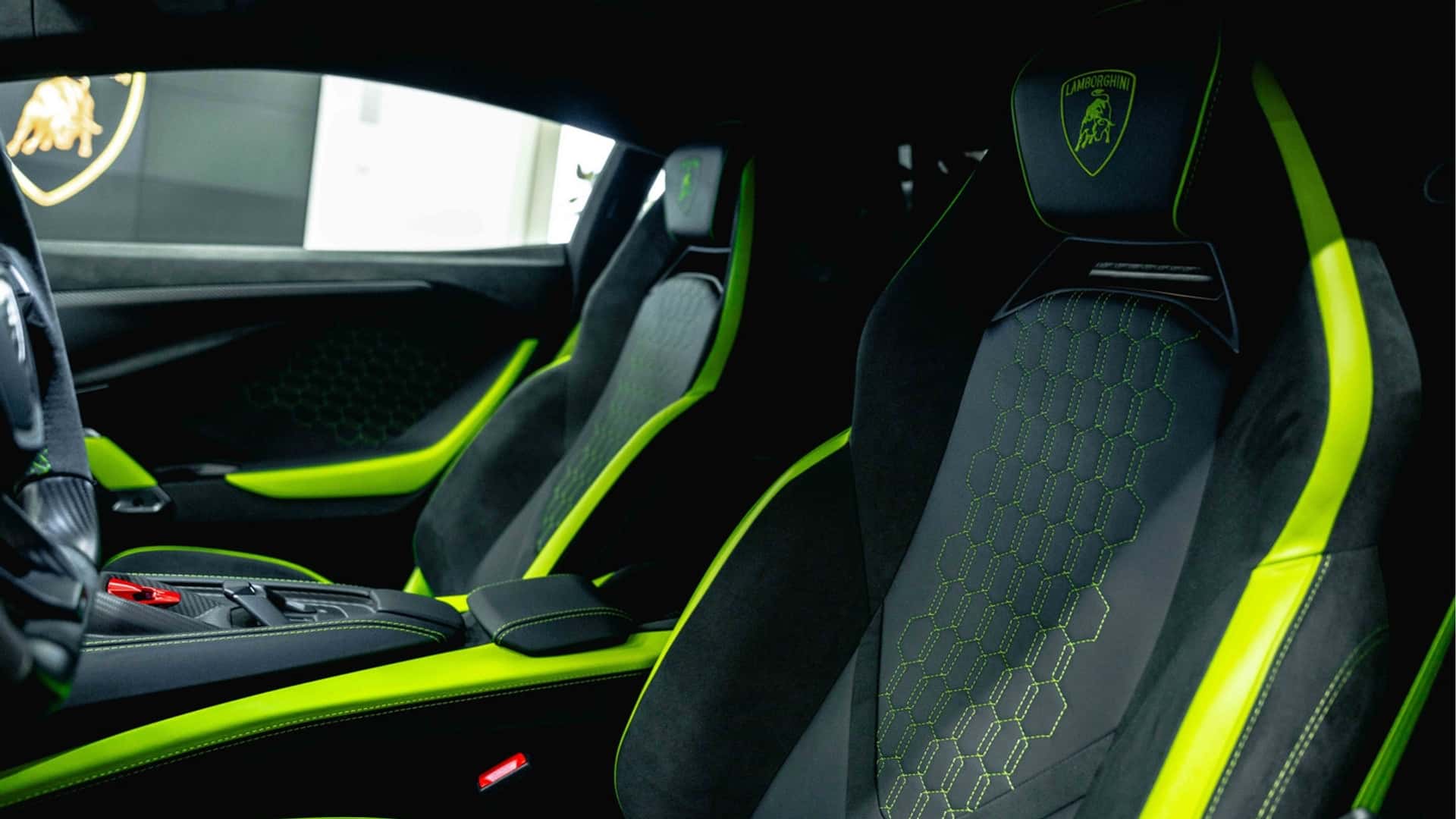 Lamborghini Revuelto interieur. Lamborghini Revuelto interieur.