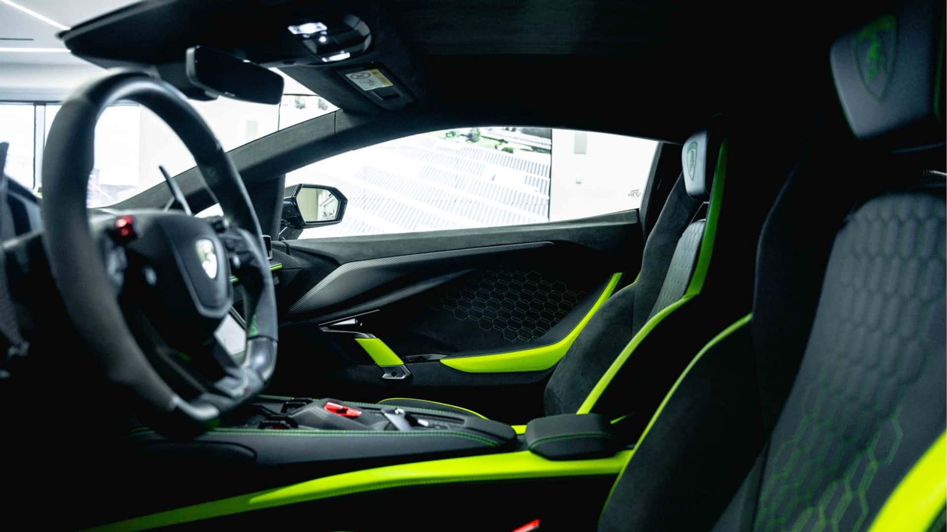 Lamborghini Revuelto interieur. Lamborghini Revuelto interieur.