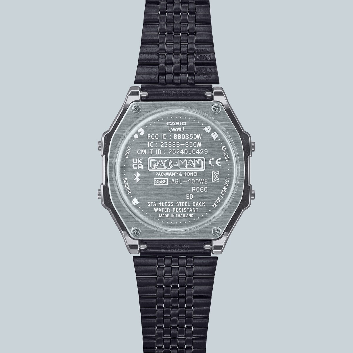 De achterkant van het Casio ABL-100WEPC-1B horloge De achterkant van het Casio ABL-100WEPC-1B horloge