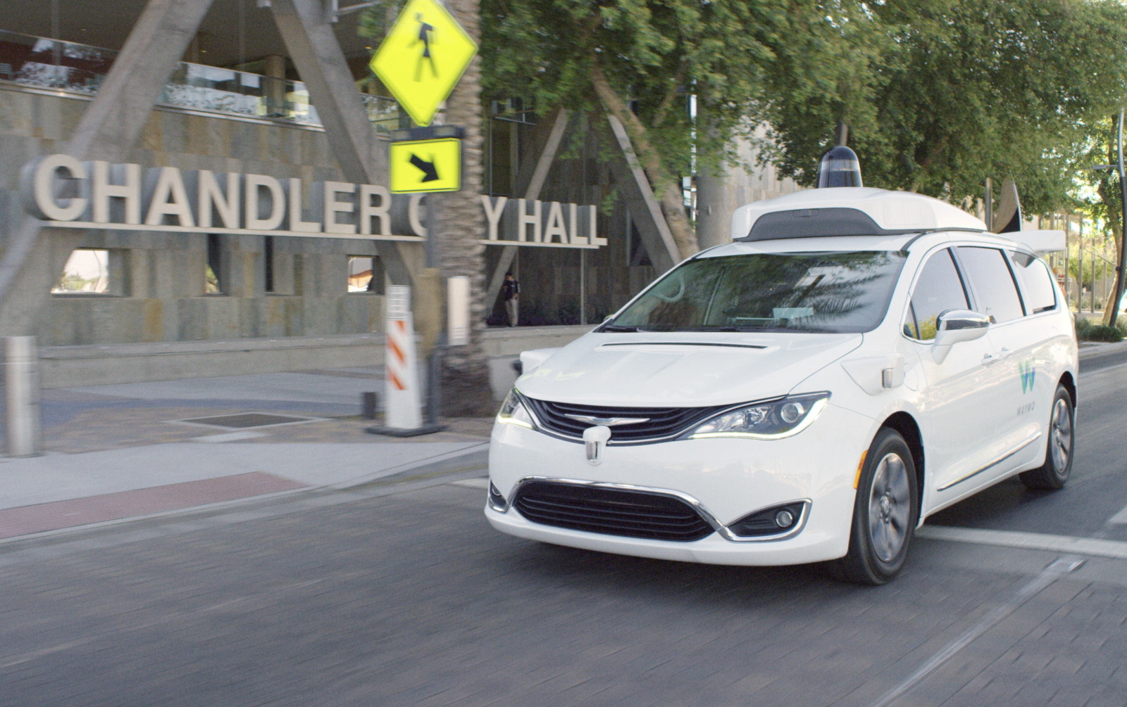 Waymo's robot taxi's zijn begonnen met het leveren van Uber Eats in Phoenix Waymo's robot taxi's zijn begonnen met het leveren van Uber Eats in Phoenix