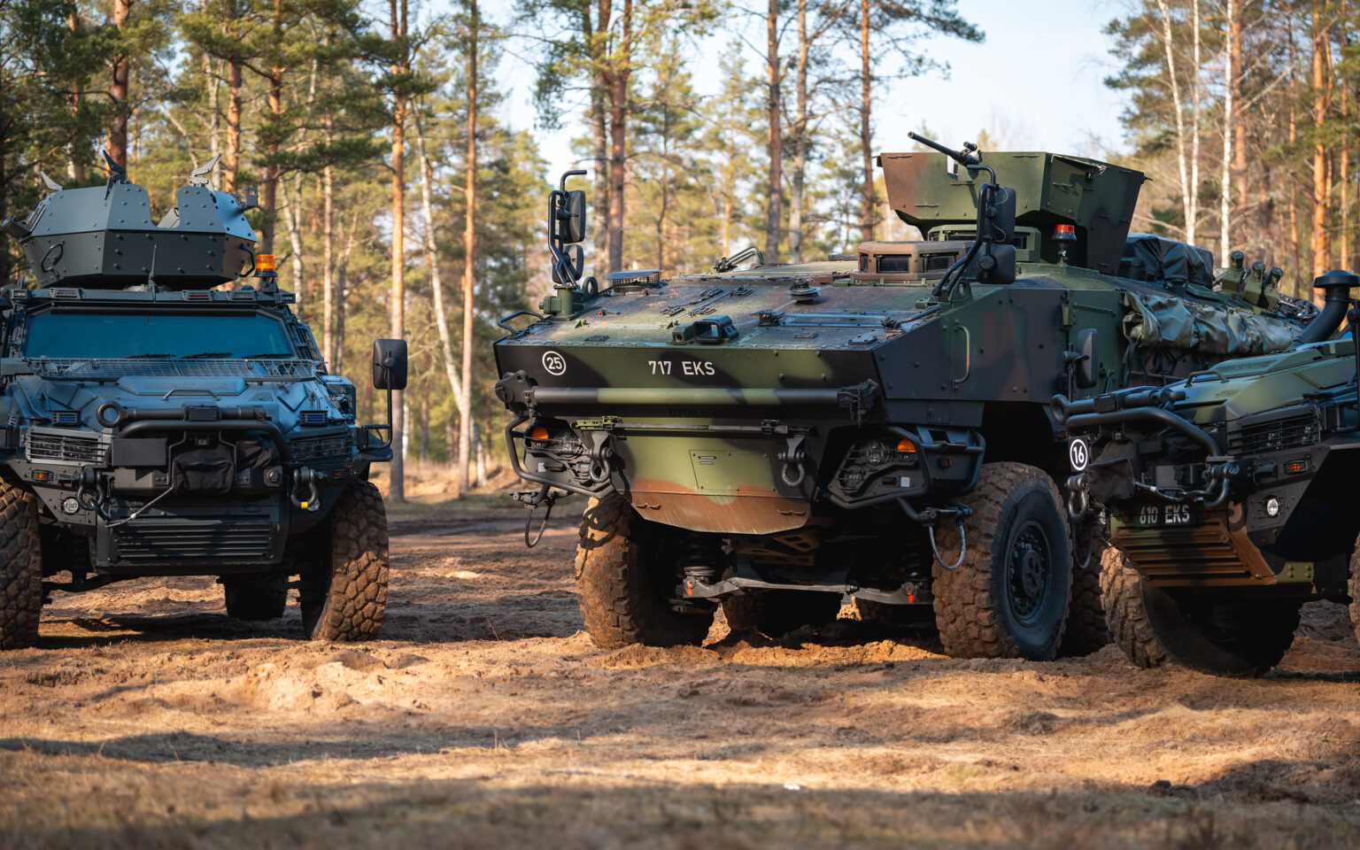 Arma 6×6 pantserwagens en NMS-pantservoertuigen voor de Estse defensiemacht Arma 6×6 pantserwagens en NMS-pantservoertuigen voor de Estse defensiemacht