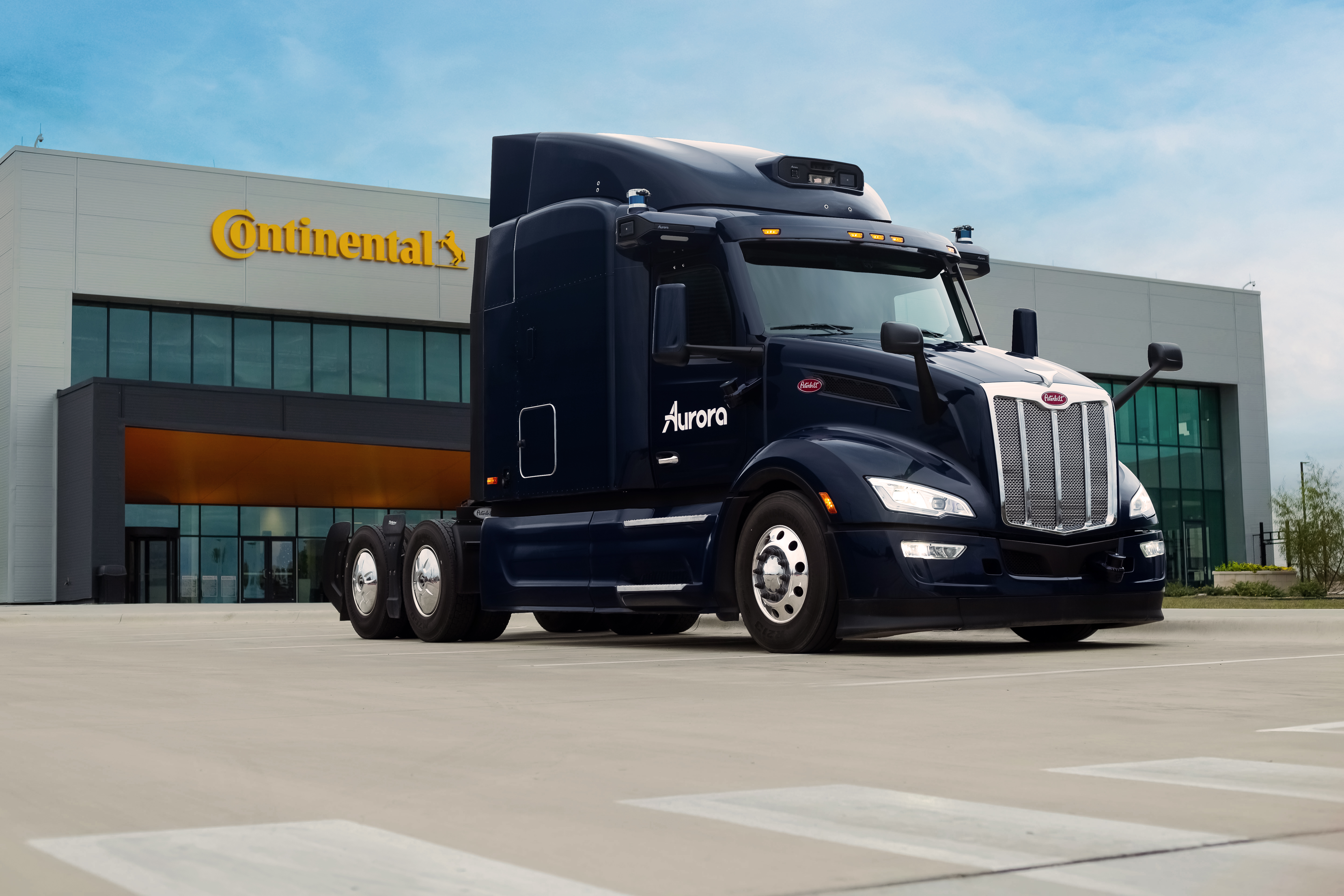 Aurora heeft het ontwerp van zijn robottrucks afgerond. De serieproductie start in 2027. Aurora heeft het ontwerp van zijn robottrucks afgerond. De serieproductie start in 2027.