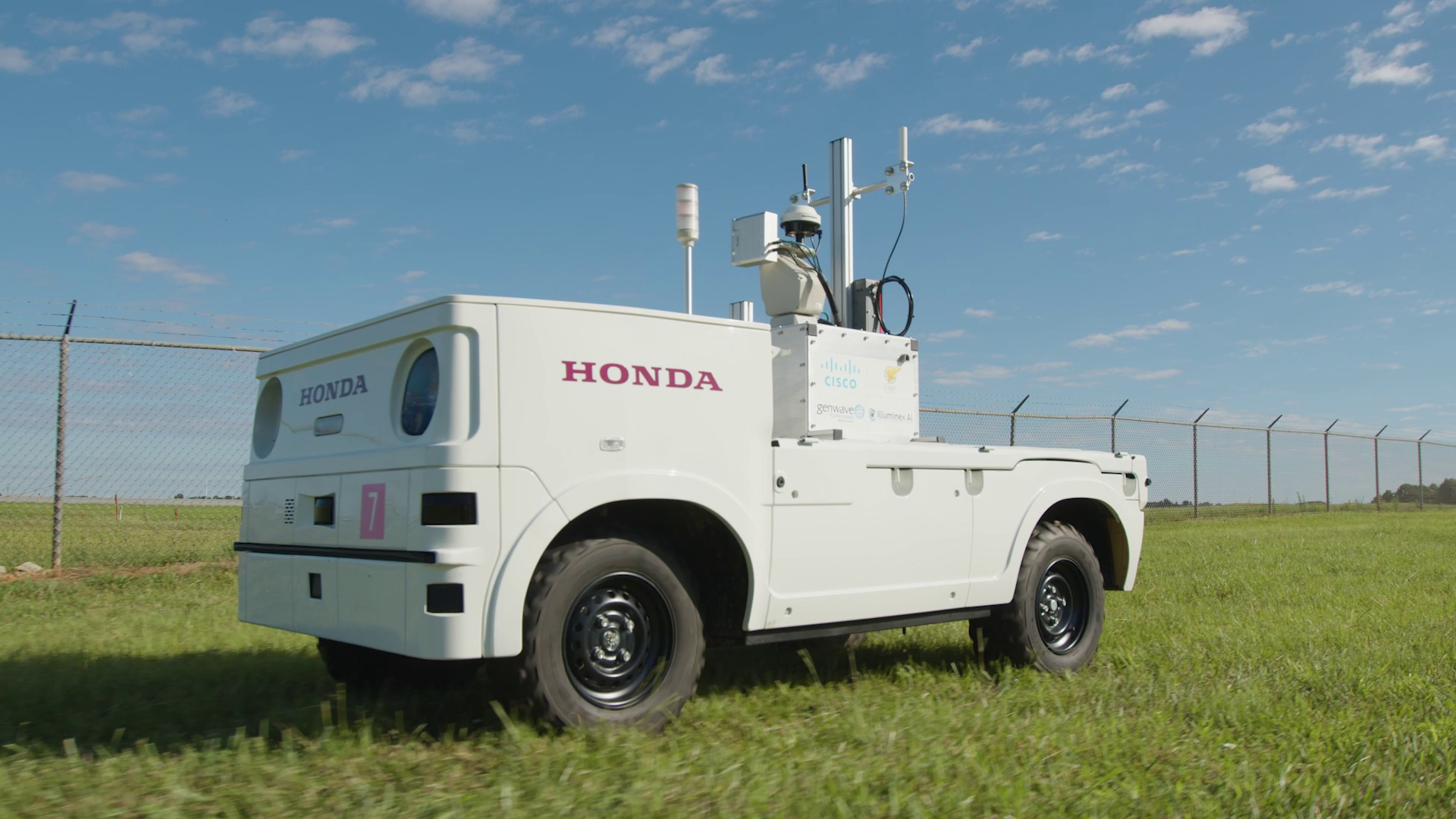 Honda test autonoom werkvoertuig op luchthaven Toronto Honda test autonoom werkvoertuig op luchthaven Toronto