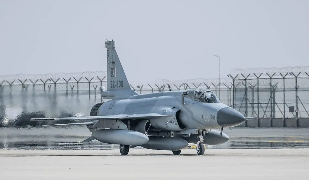 JF-17 gevechtsvliegtuig Een JF-17 gevechtsvliegtuig. Illustratie: Pakistaanse luchtmacht