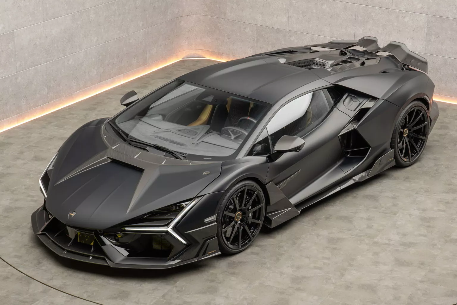 Lamborghini Revuelto koolstof motorkap door Mansory Lamborghini Revuelto koolstof motorkap door Mansory
