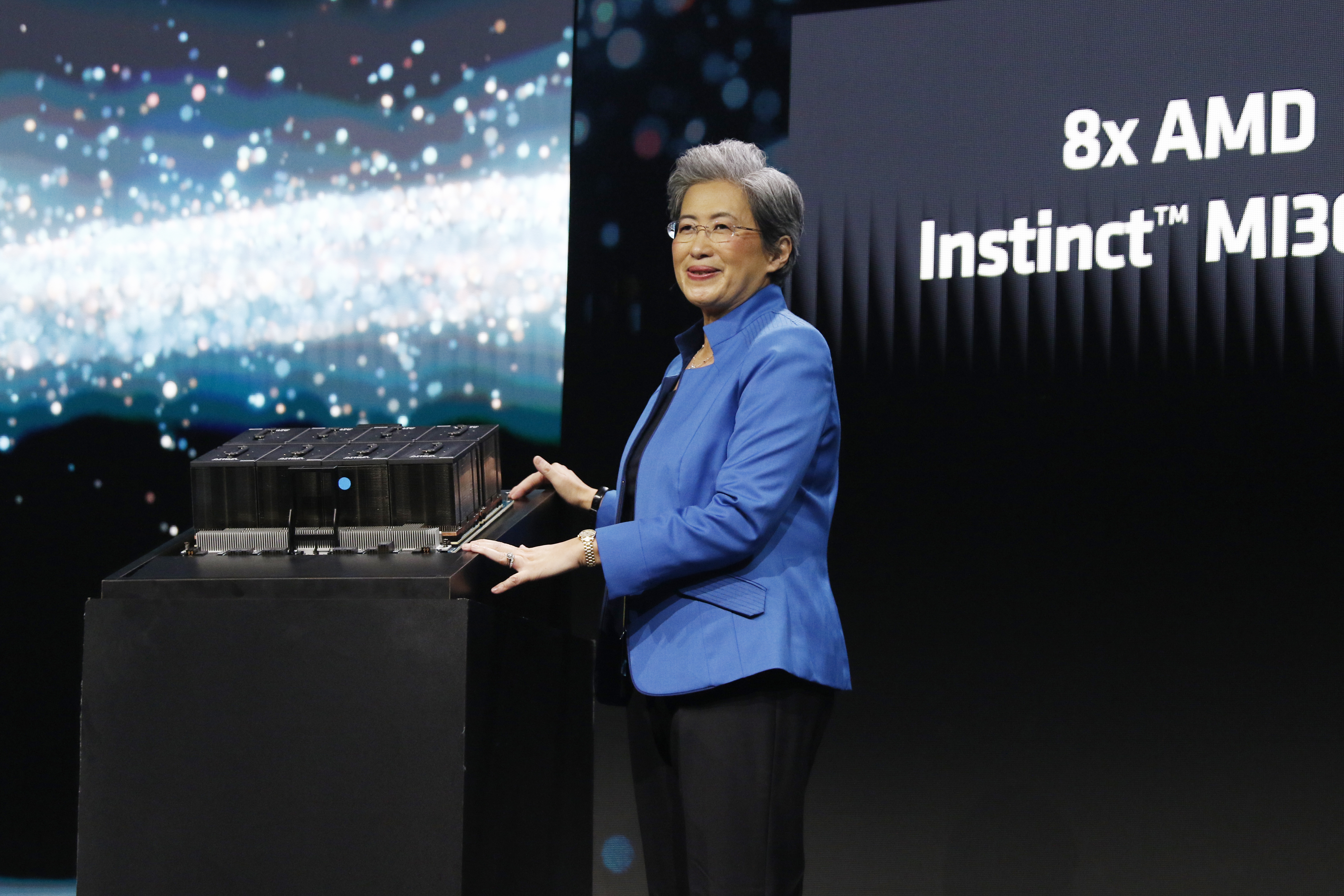 AMD onthult chips voor versnelde training van kunstmatige intelligentie AMD onthult chips voor versnelde training van kunstmatige intelligentie