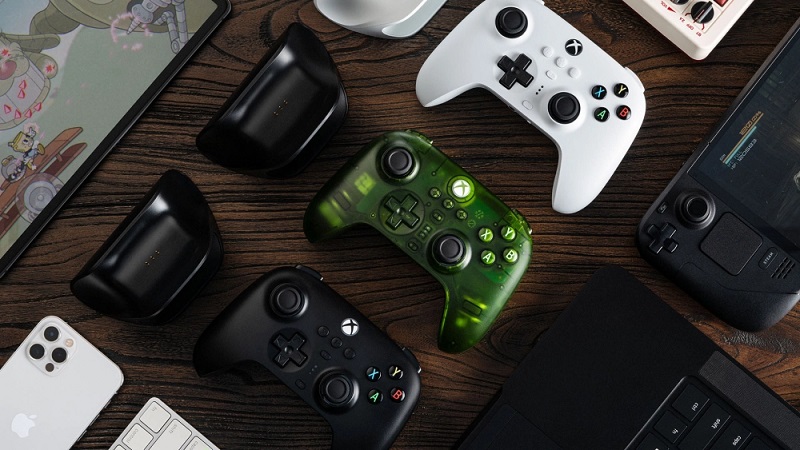 8BitDo Ultimate controller in doorschijnend groene kleur