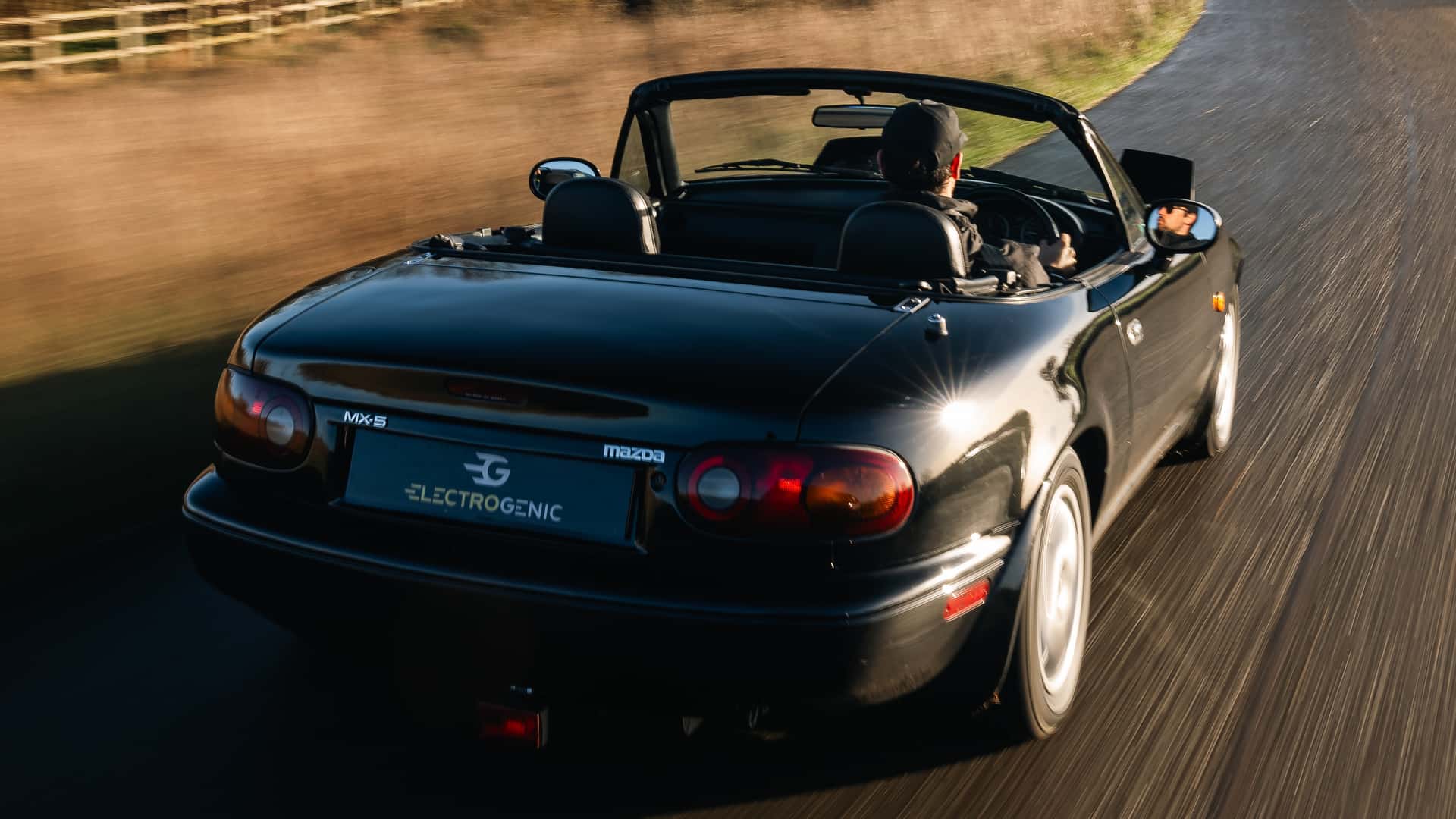 Geëlektrificeerde Mazda MX-5 NA - bekijk 5 Geëlektrificeerde Mazda MX-5 NA - bekijk 5