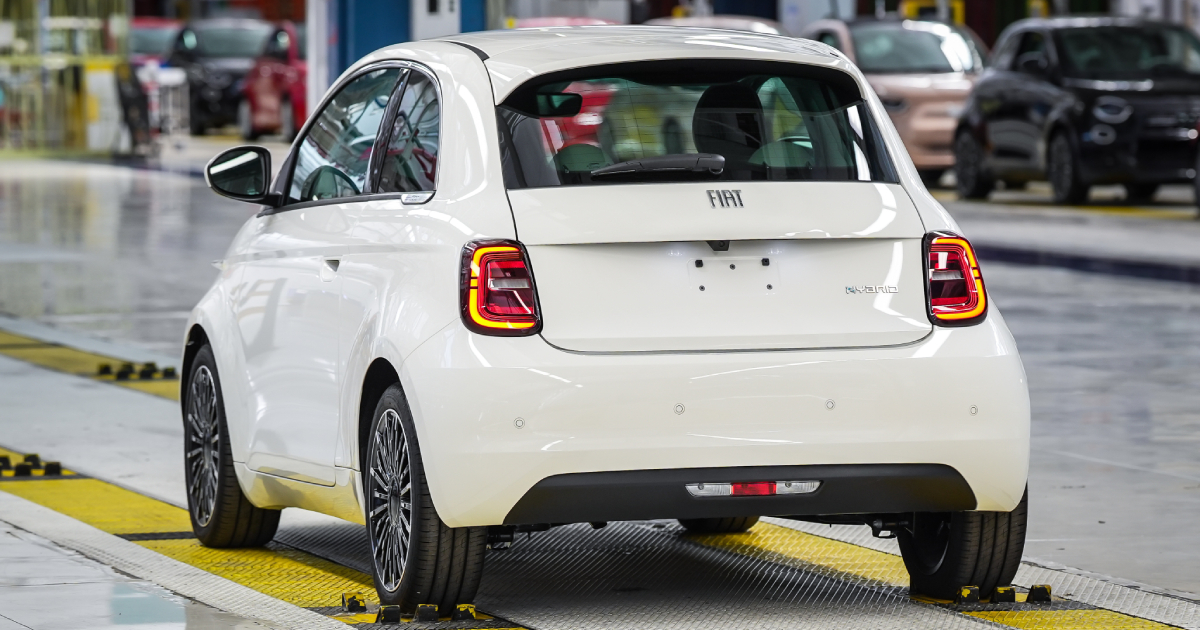Fiat 500 Hybrid in de Mirafiori-fabriek.