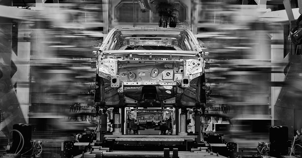 Carrosserie van de nieuwe Jeep Compass in de fabriek in Italië De carrosserie van de nieuwe Jeep Compass