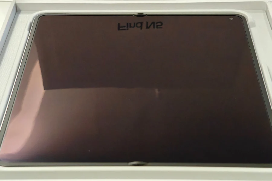 Tweede afbeelding van het interne scherm van de Oppo Find N5 Tweede afbeelding van het interne scherm van de Oppo Find N5