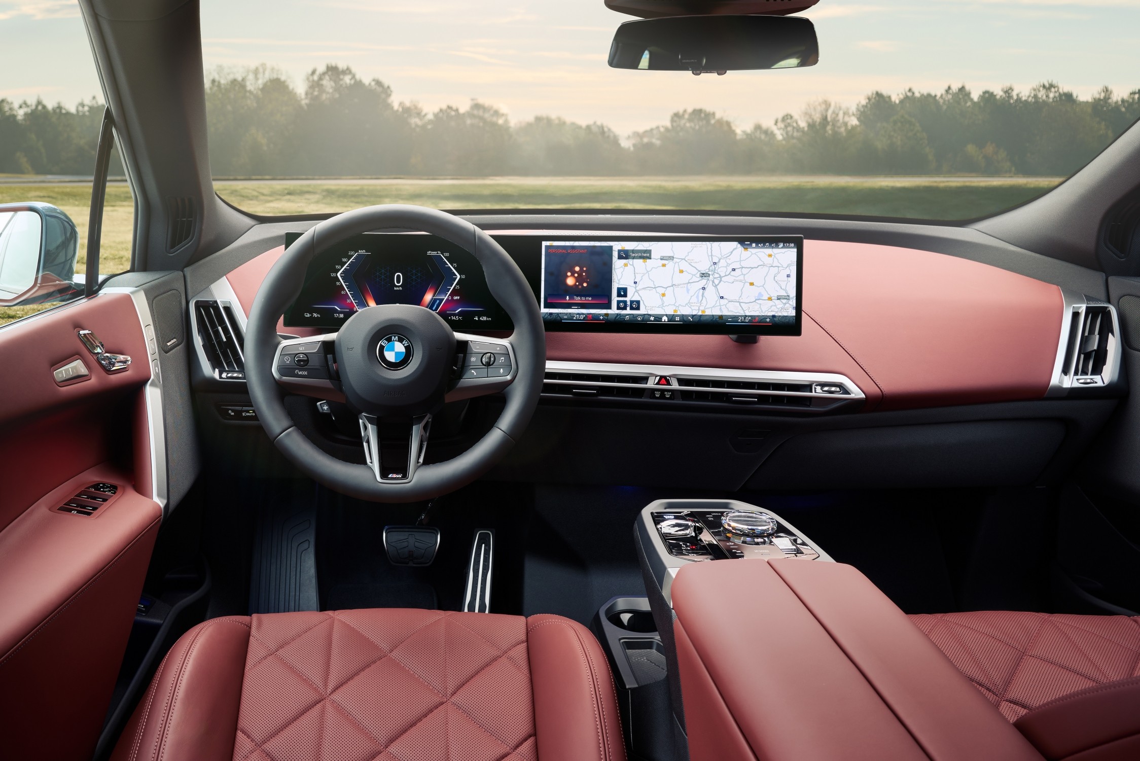 BMW iX interieur met dubbel display BMW iX interieur met dubbel display