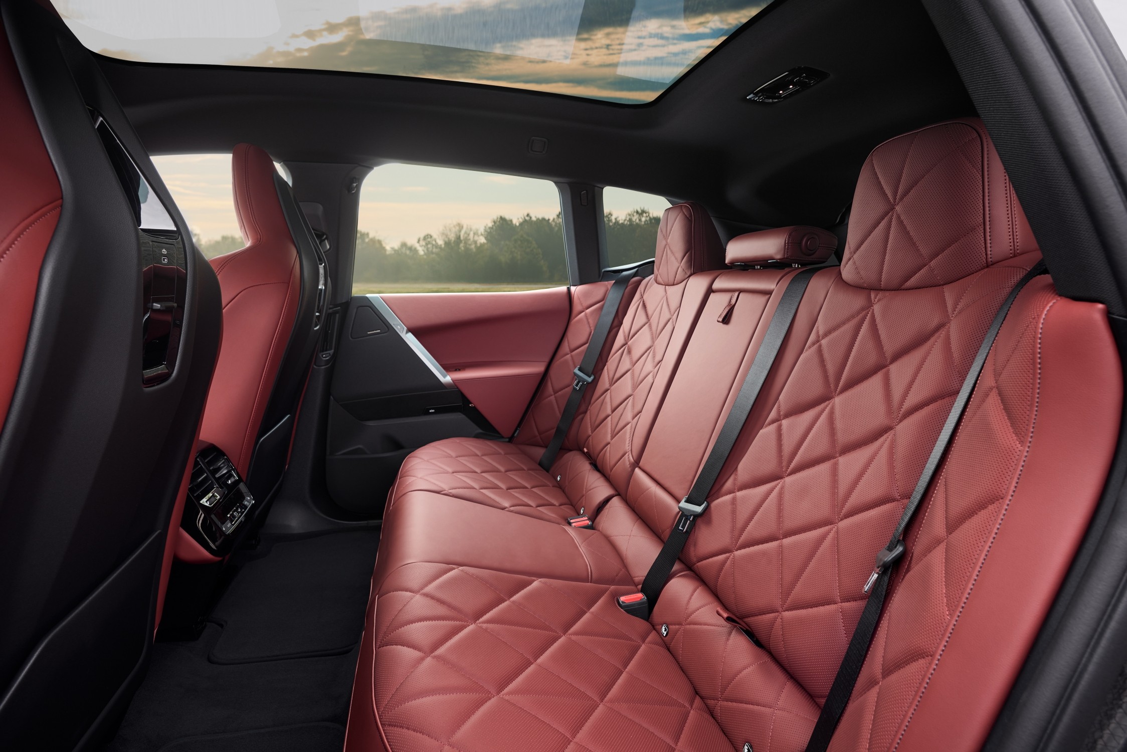 BMW iX interieur met modern design BMW iX interieur met modern design