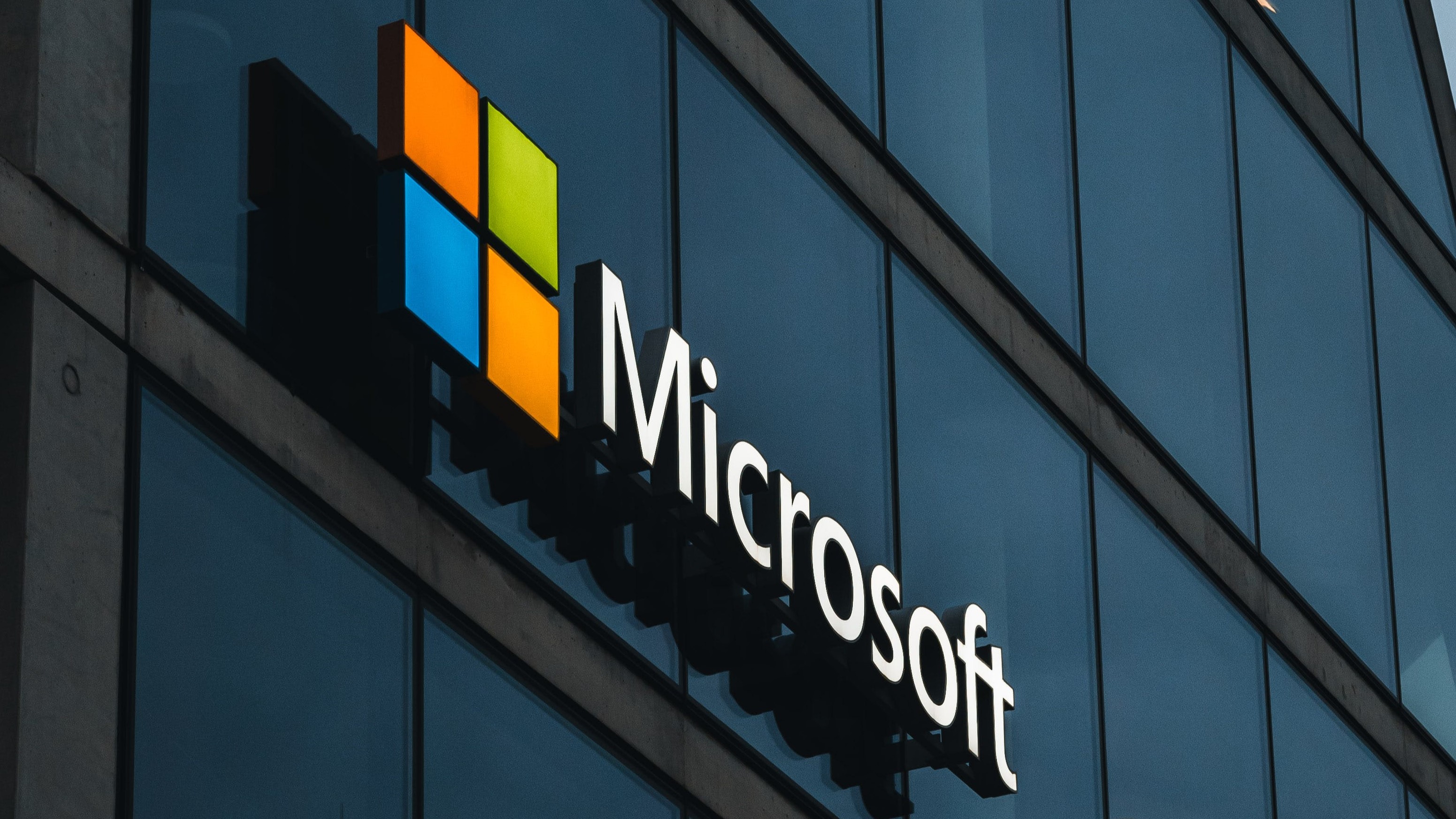 Winst Microsoft stijgt met 33 procent dankzij investeringen in kunstmatige intelligentie en cloud computing Winst Microsoft stijgt met 33 procent dankzij investeringen in kunstmatige intelligentie en cloud computing