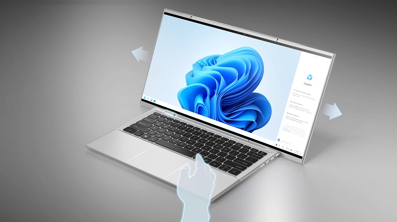 Compal notebook met intrekbaar scherm in actie Compal notebook met intrekbaar scherm in actie