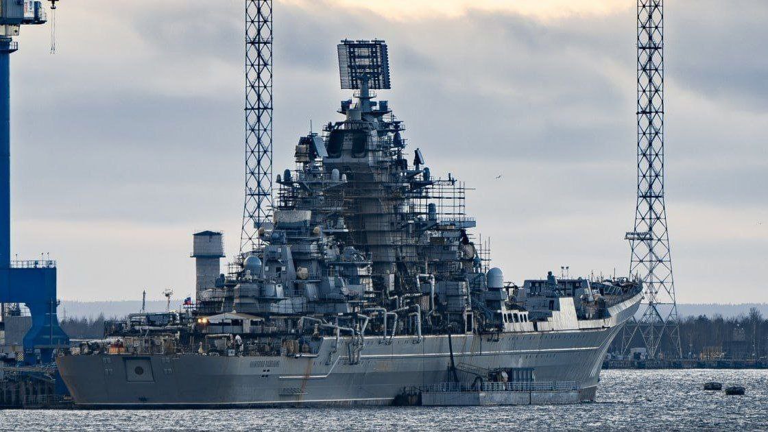 De nucleaire kruiser Admiral Nakhimov wordt gemoderniseerd De nucleaire kruiser Admiral Nakhimov wordt gemoderniseerd