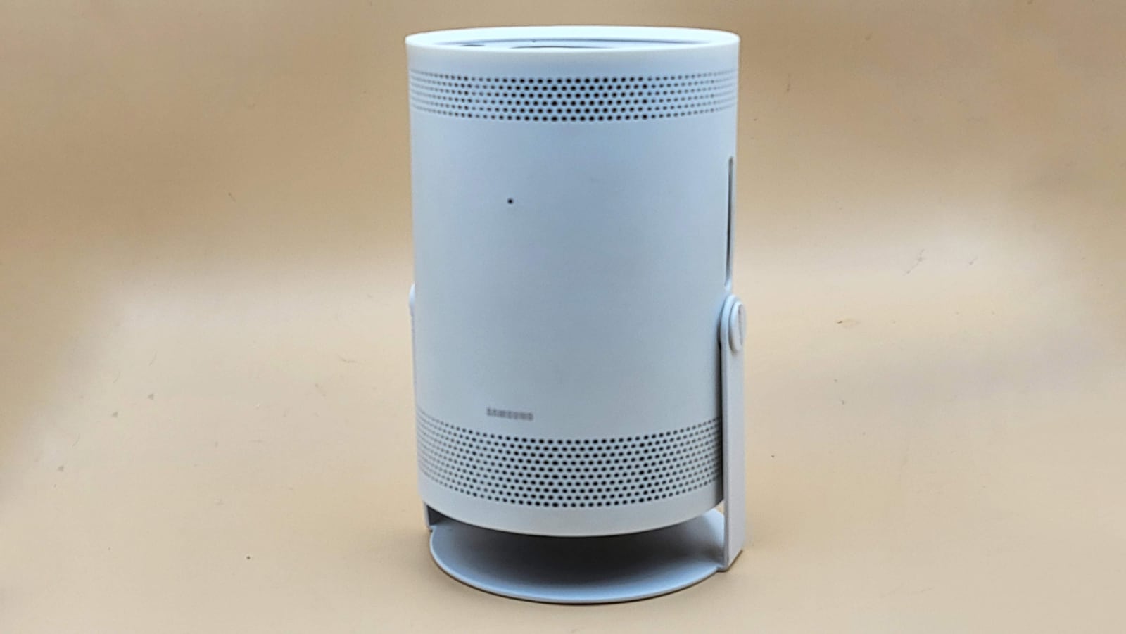 Meer dan een draagbare projector: 6 beroepen Samsung De Freestyle-4 Meer dan een draagbare projector: 6 beroepen Samsung De Freestyle-4
