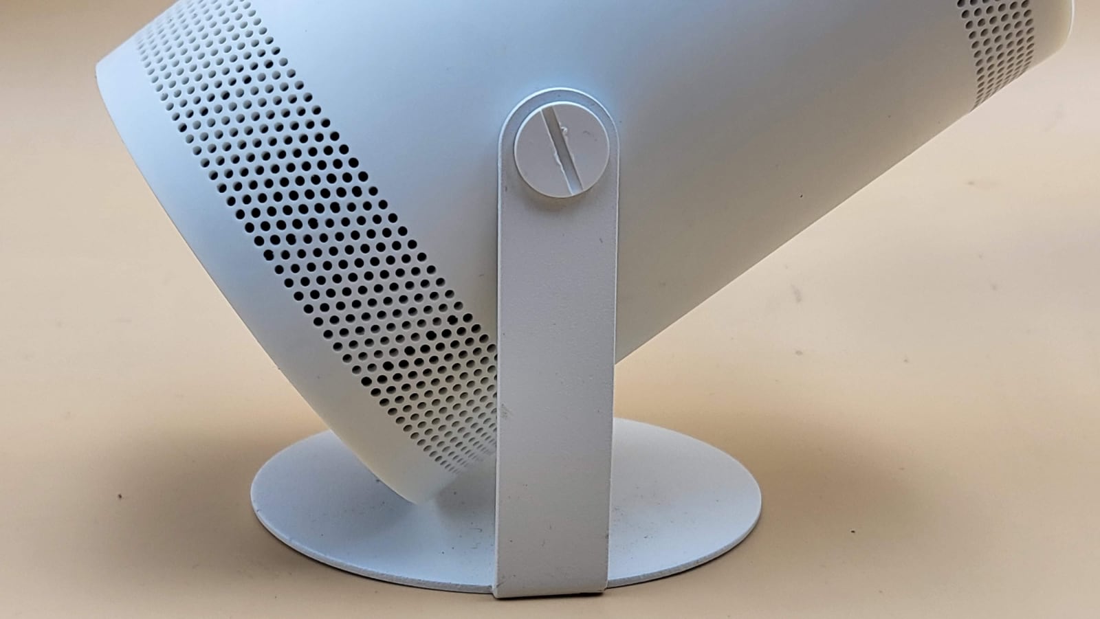Meer dan een draagbare projector: 6 beroepen Samsung De Freestyle-6 Meer dan een draagbare projector: 6 beroepen Samsung De Freestyle-6