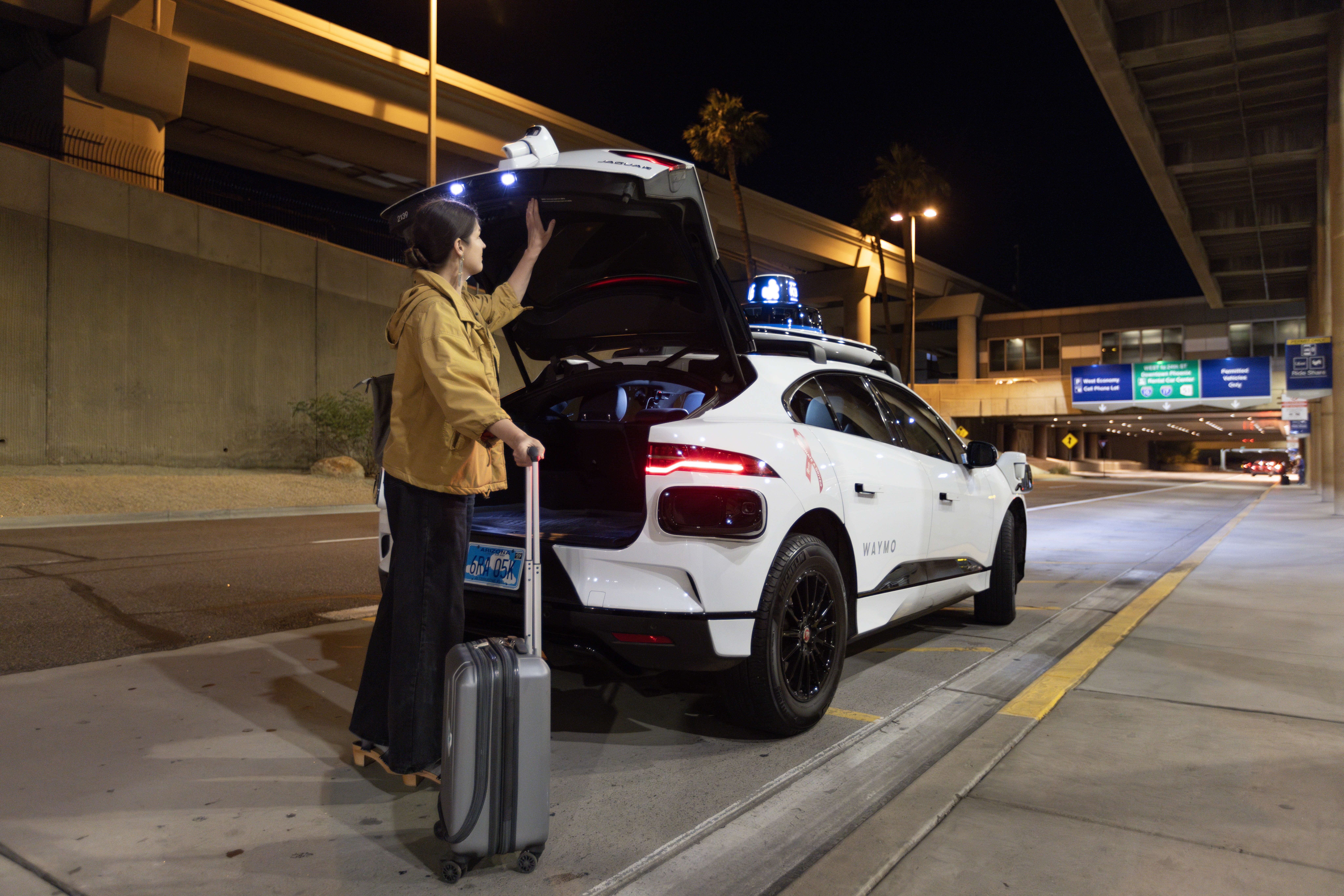 Waymo lanceert robotaxidienst op luchthaven Phoenix Waymo lanceert robotaxidienst op luchthaven Phoenix