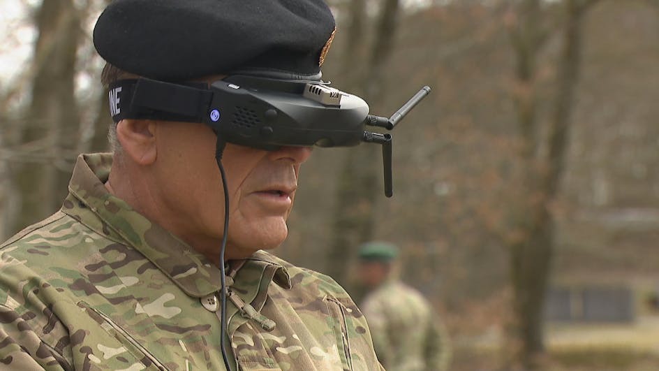 Deense militaire in training Deense militaire in training