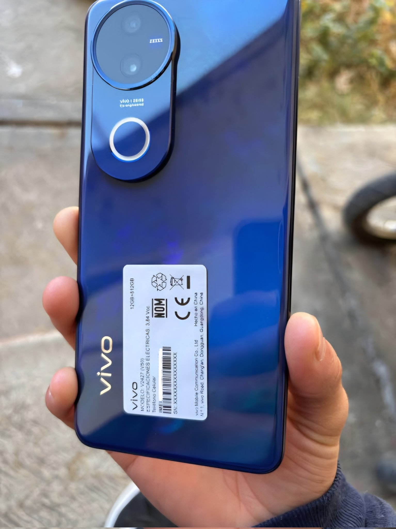 Vivo V50 in sterblauw, hoek 2 Vivo V50 in sterblauw, hoek 2