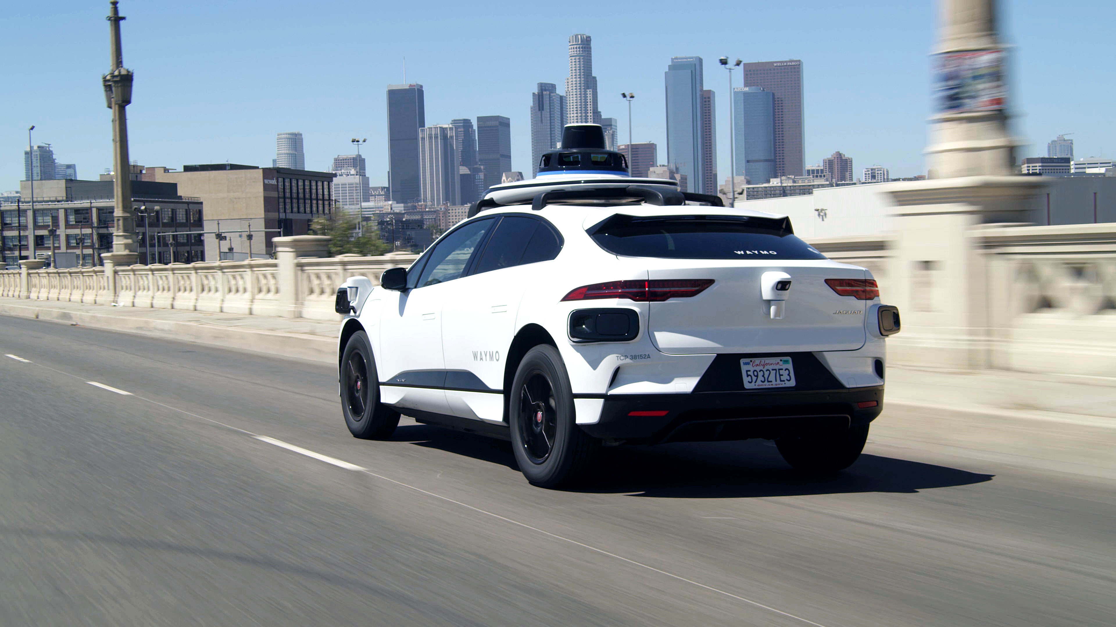 Waymo lanceert betaalde robottaxi's in Los Angeles Waymo lanceert betaalde robottaxi's in Los Angeles